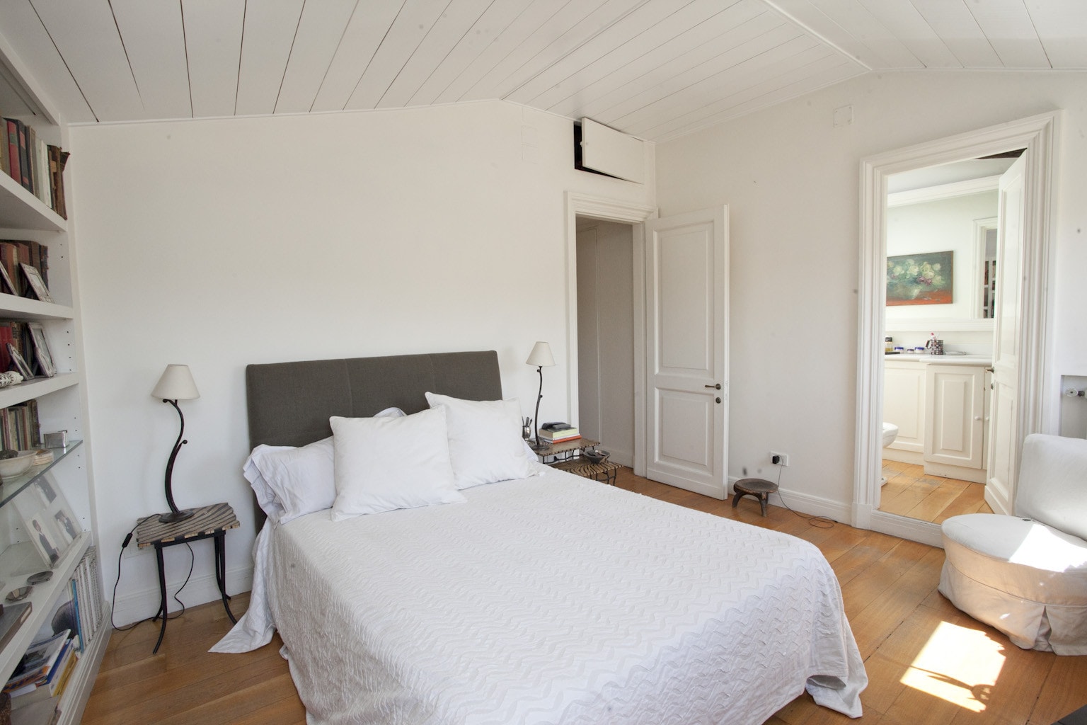 Stunning Serene Escape with Patio Garden in Campo Fiori