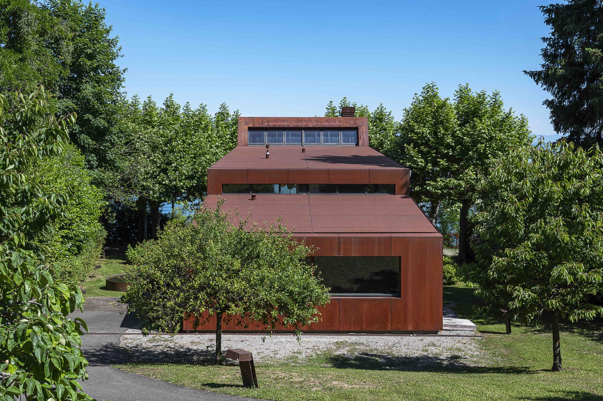 Property Image 1 - Architectural Wonder on the Shores of Lake Geneva