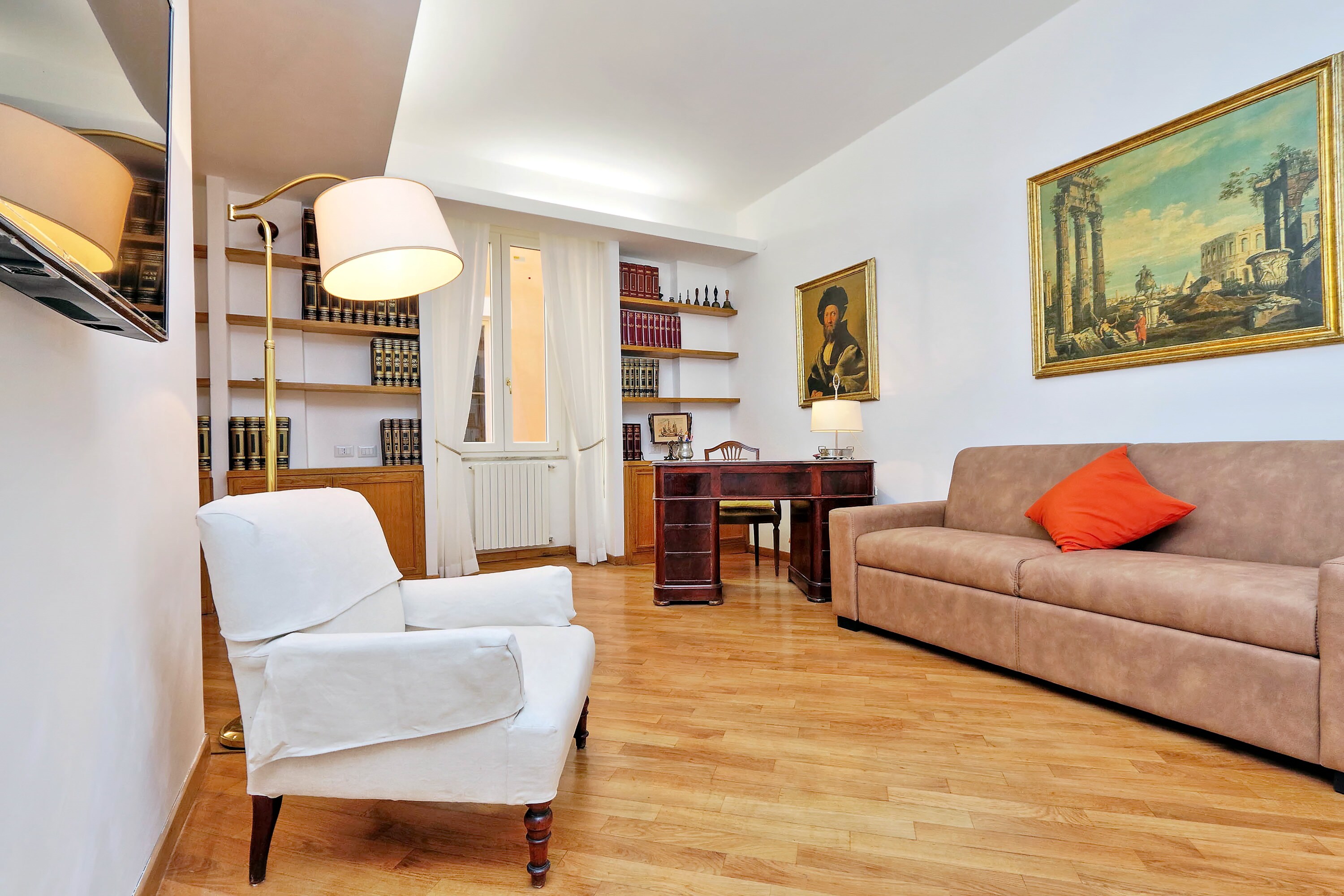 Property Image 2 - Bright and cosy three-rooms apartment close to Navona square