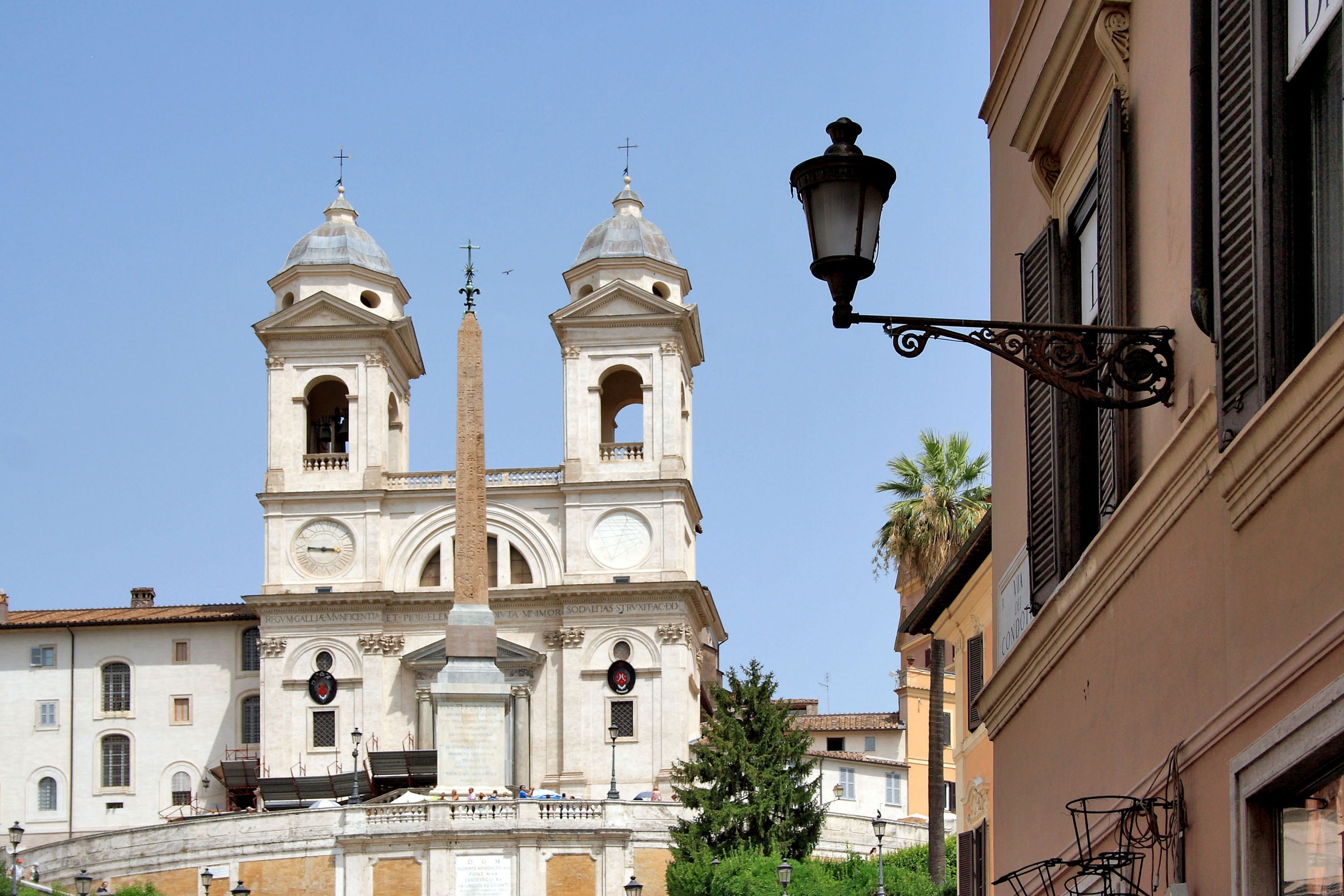 Impressive Pristine Apartment near Attractions