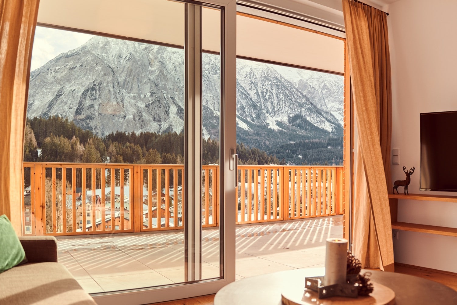 Property Image 2 - Captivating Sunny Apartment with Lovely Mountain View