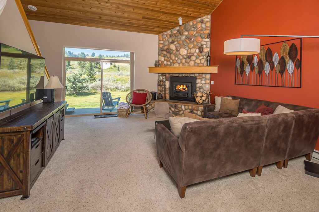 Open Concept living space | Main level