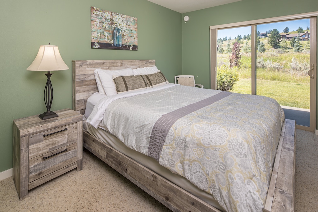 Get comfy in bed |  Queen sized bed | Main Level