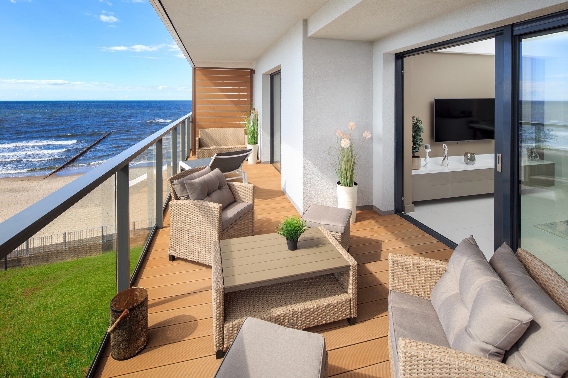 Balcony of Gardenia Seaside Royallux apartment with a seaview