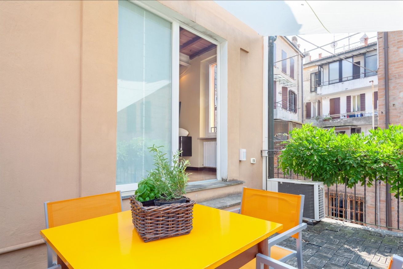 Property Image 1 - Cozy Pet Friendly Flat in the Ancient Heart of Ferrara