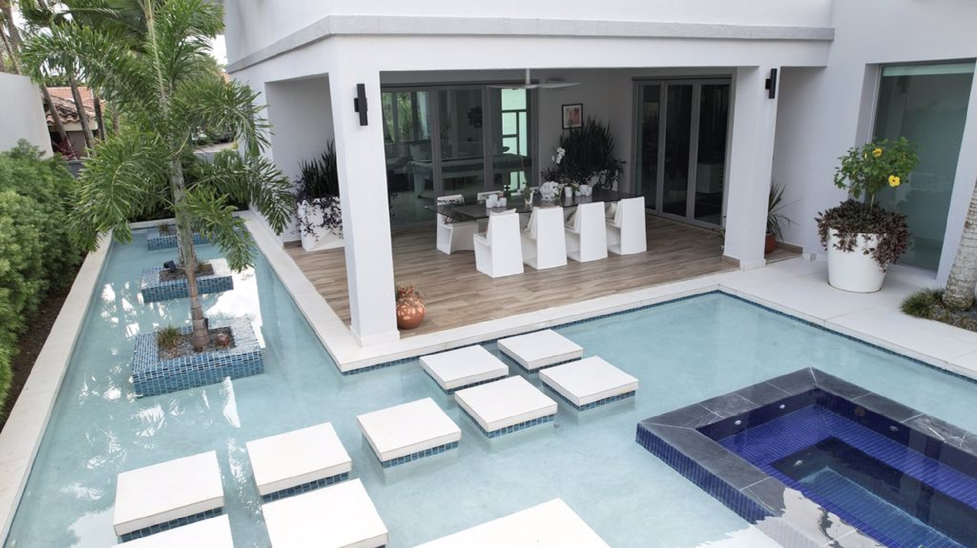 Property Image 1 - Breathtaking Luxury Villa with a Glamorous Pool