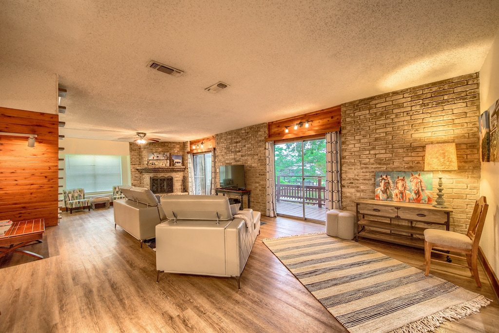 Living area with a beautiful view