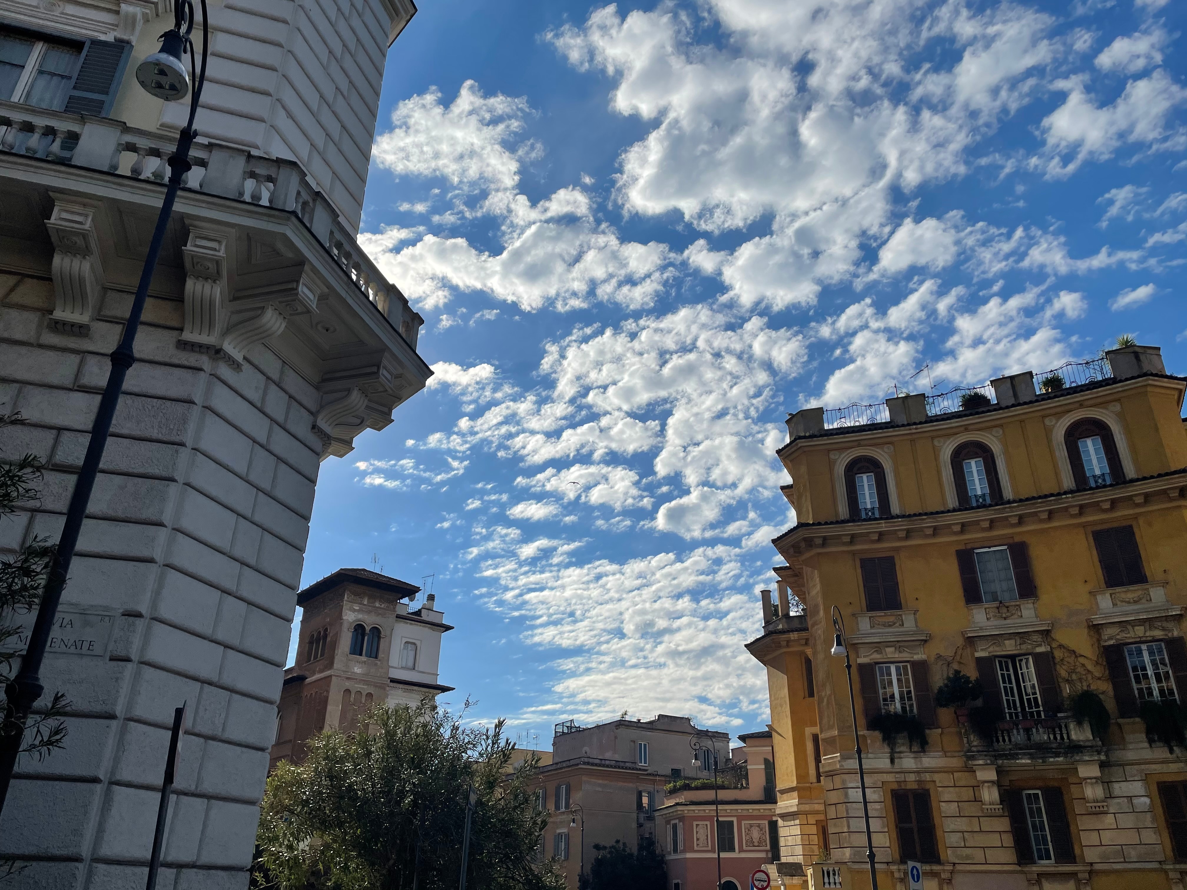 Grand Fifth Floor Apartment with Modern Interior Grand Fifth Floor Apartment with Modern Interior