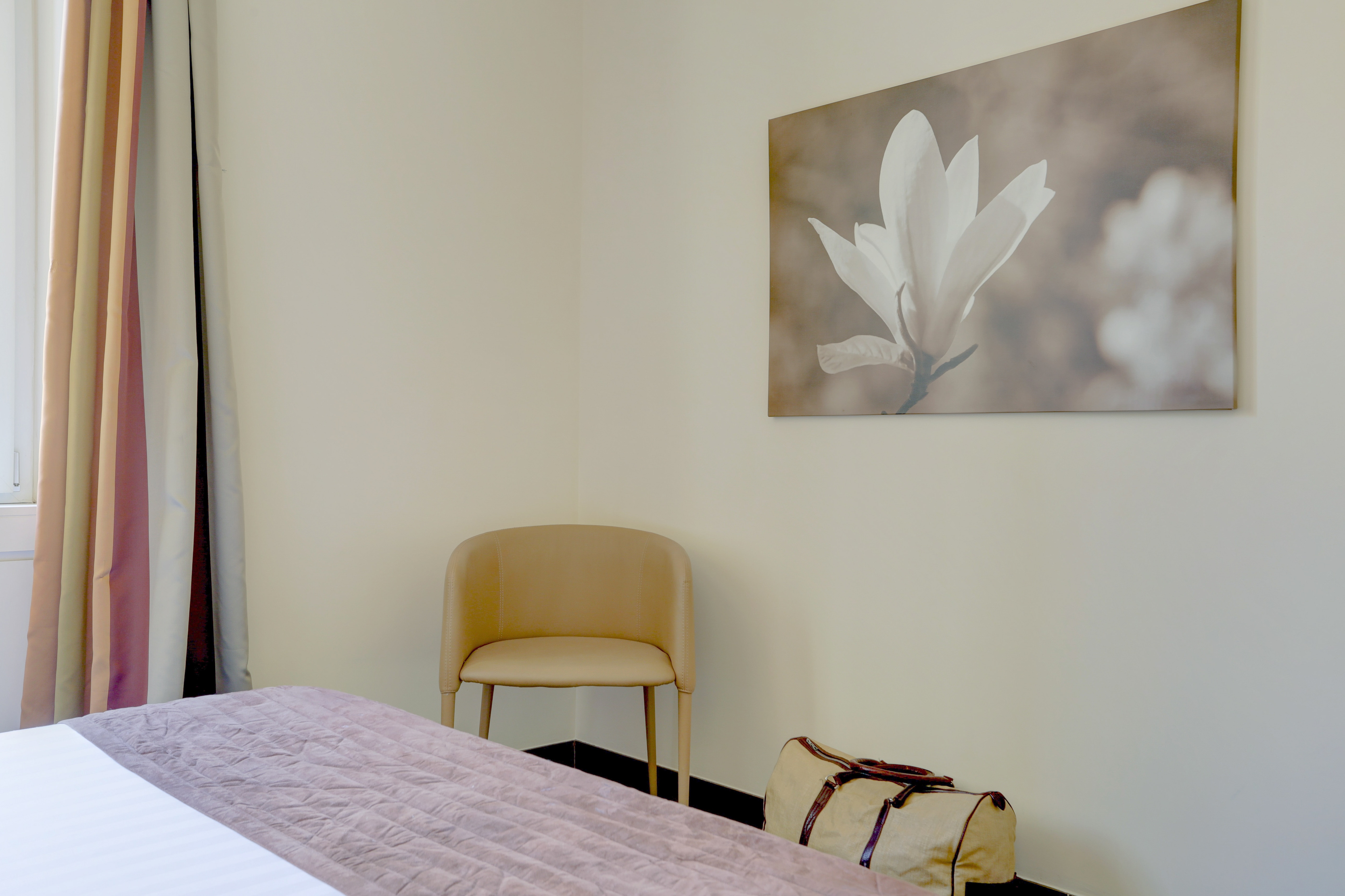 Superb Family Apartment with Airy Modern Interior Superb Family Apartment with Airy Modern Interior