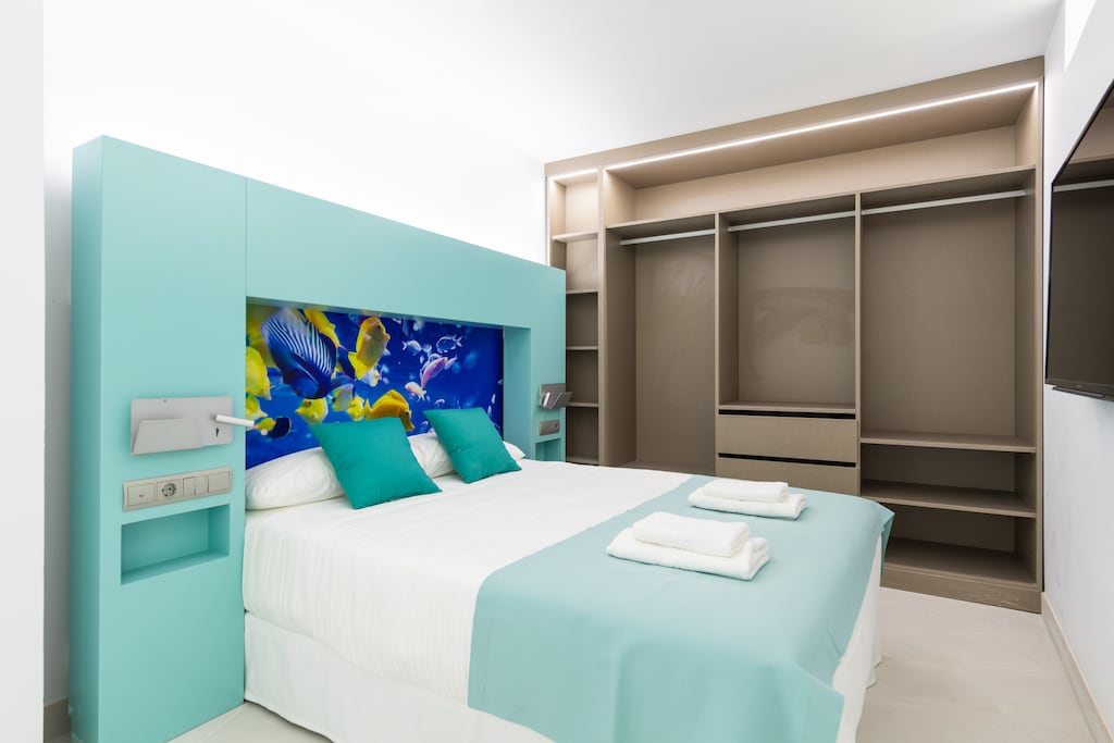 Spectacular bedroom completely renovated from the Edison building.