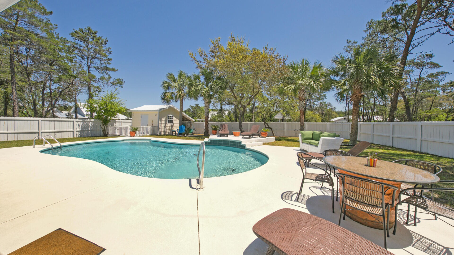 Heart of Inlet BeachPrivate HomePrivate Pool Home Rental in Panama