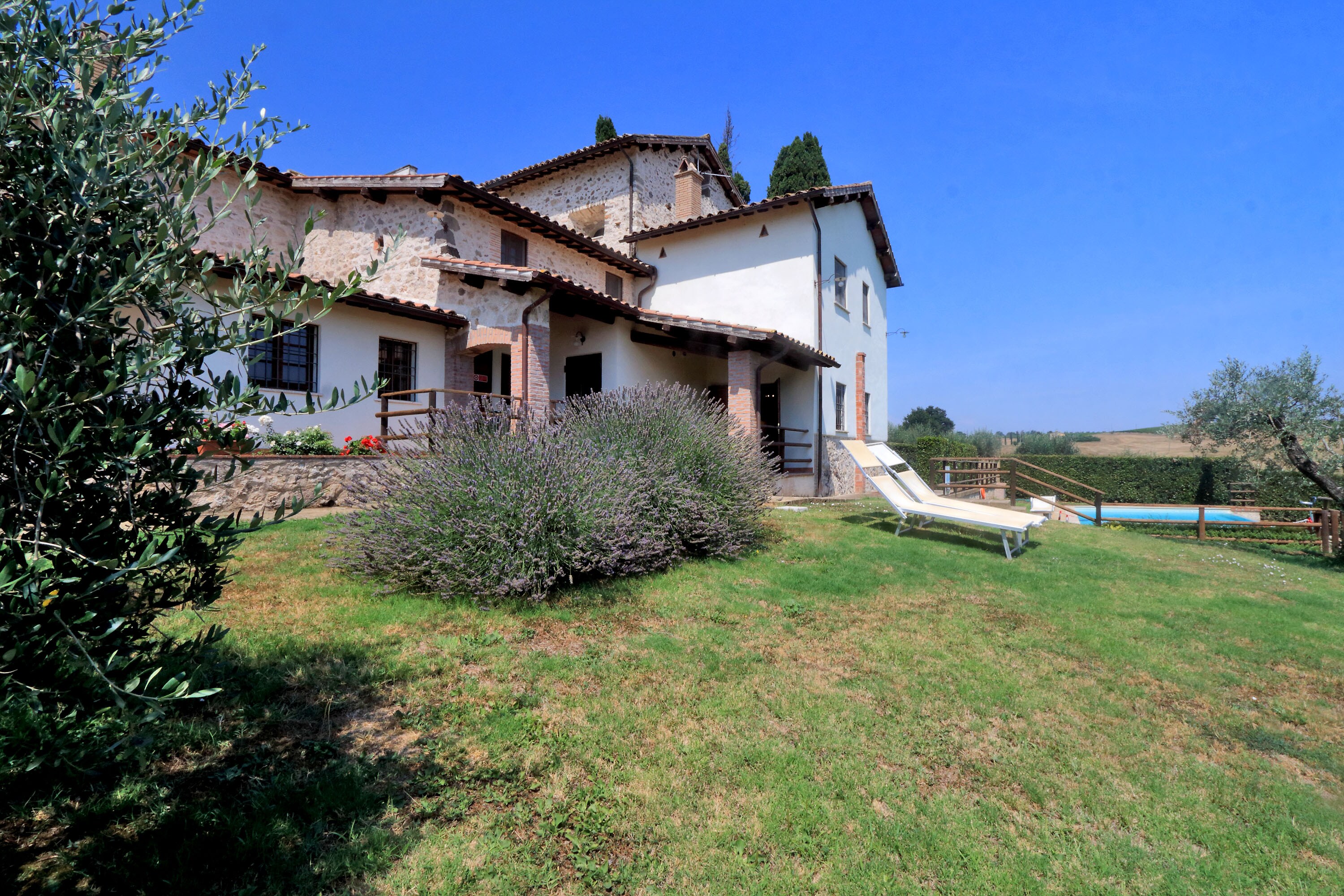 Property Image 1 - Exquisite Countryside Apartment with Pool and Garden