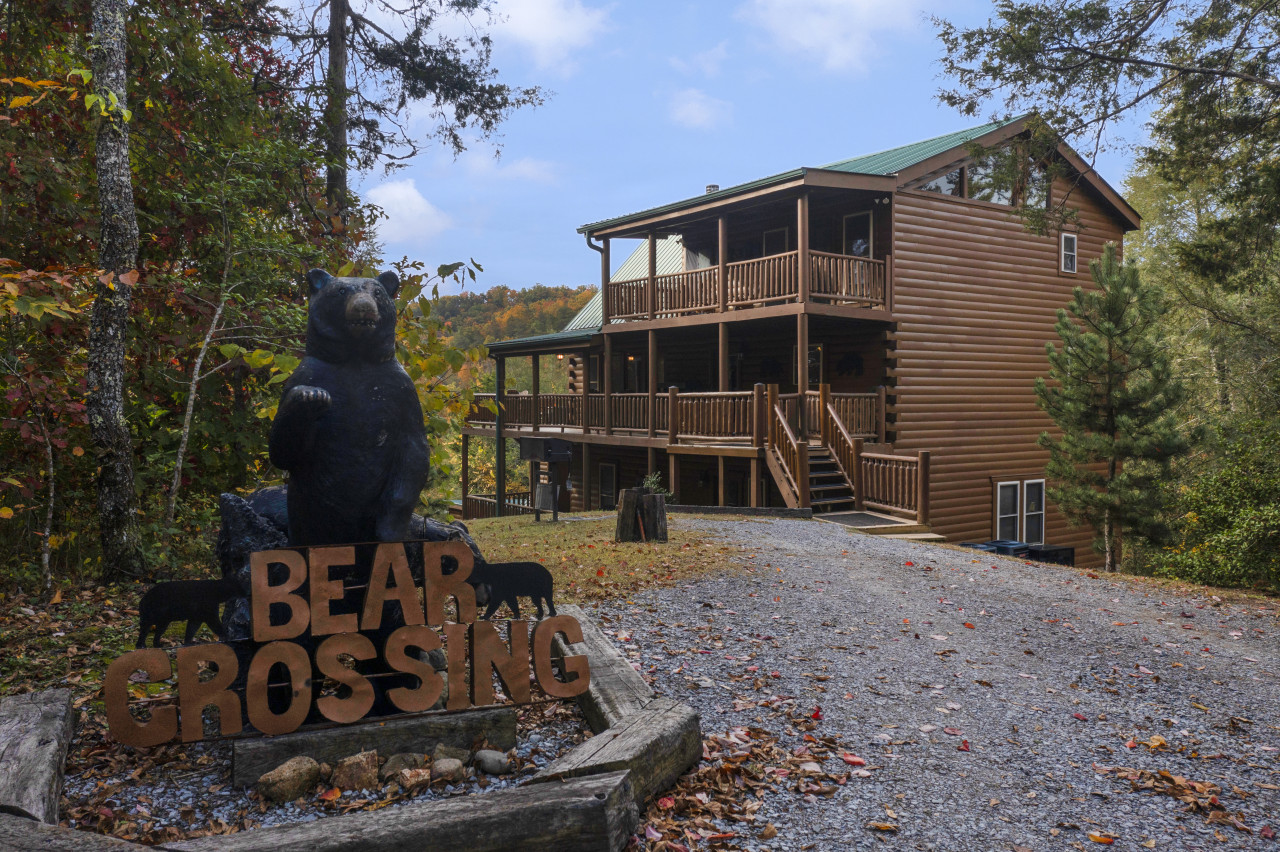 Property Image 1 - Bear Creek Lodge - Hot Tub, Game Room, View!