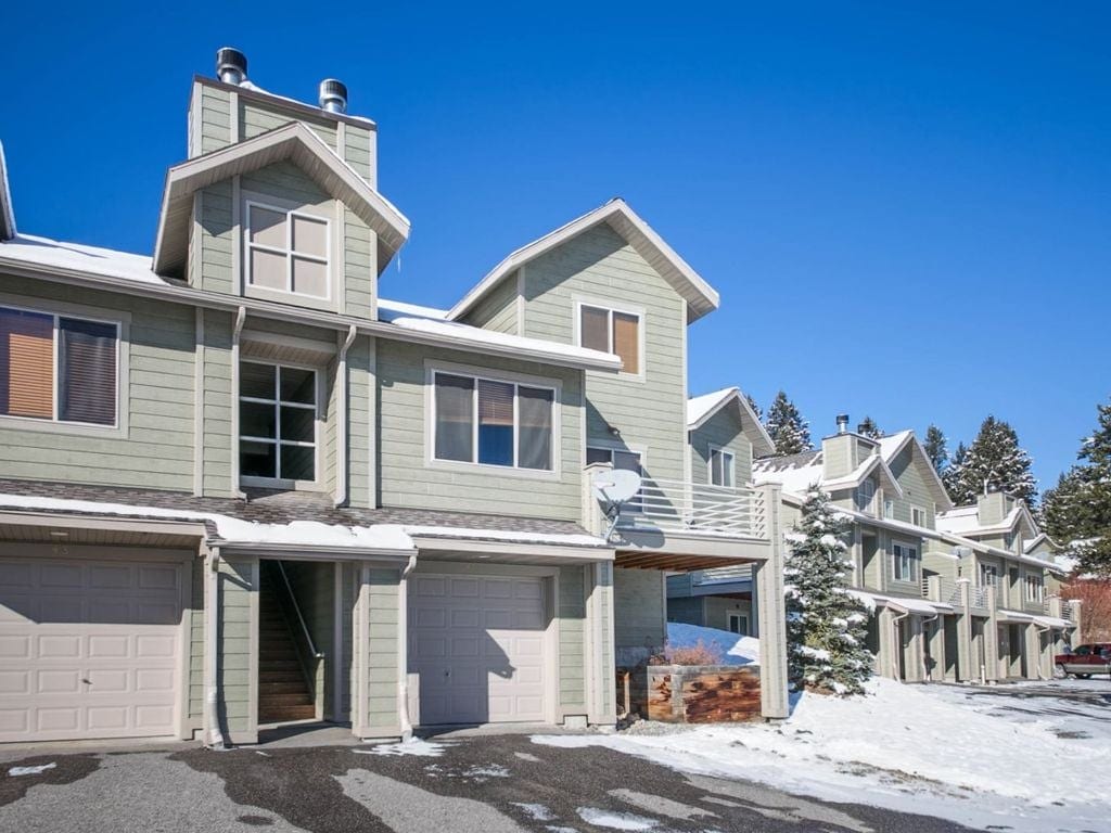 Blue skies for days | Exterior