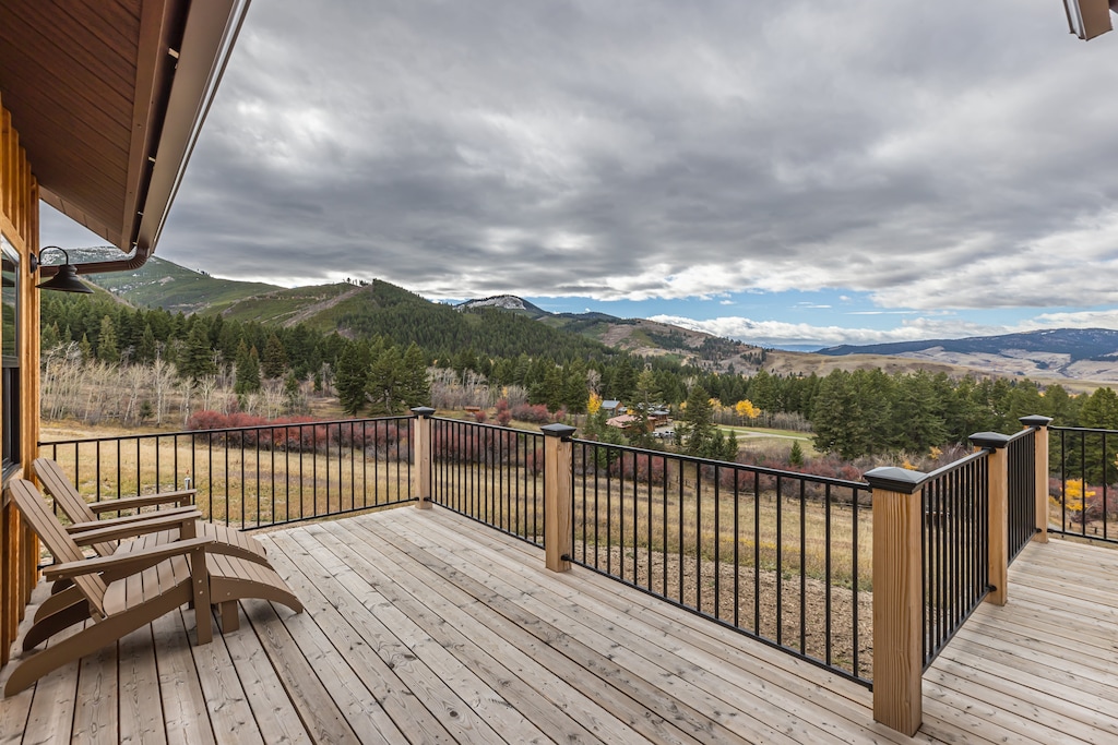 Relax on the deck | Exterior