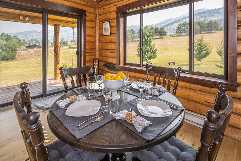 Dinner with a view | Main Level