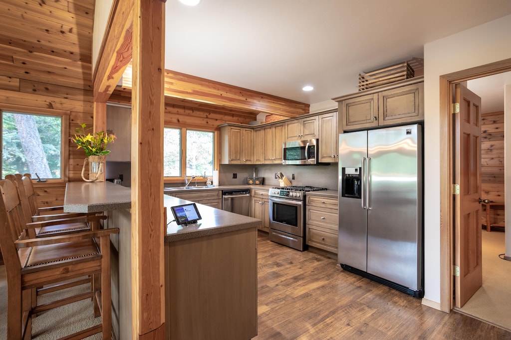 Have breakfast at the bar | Main Level