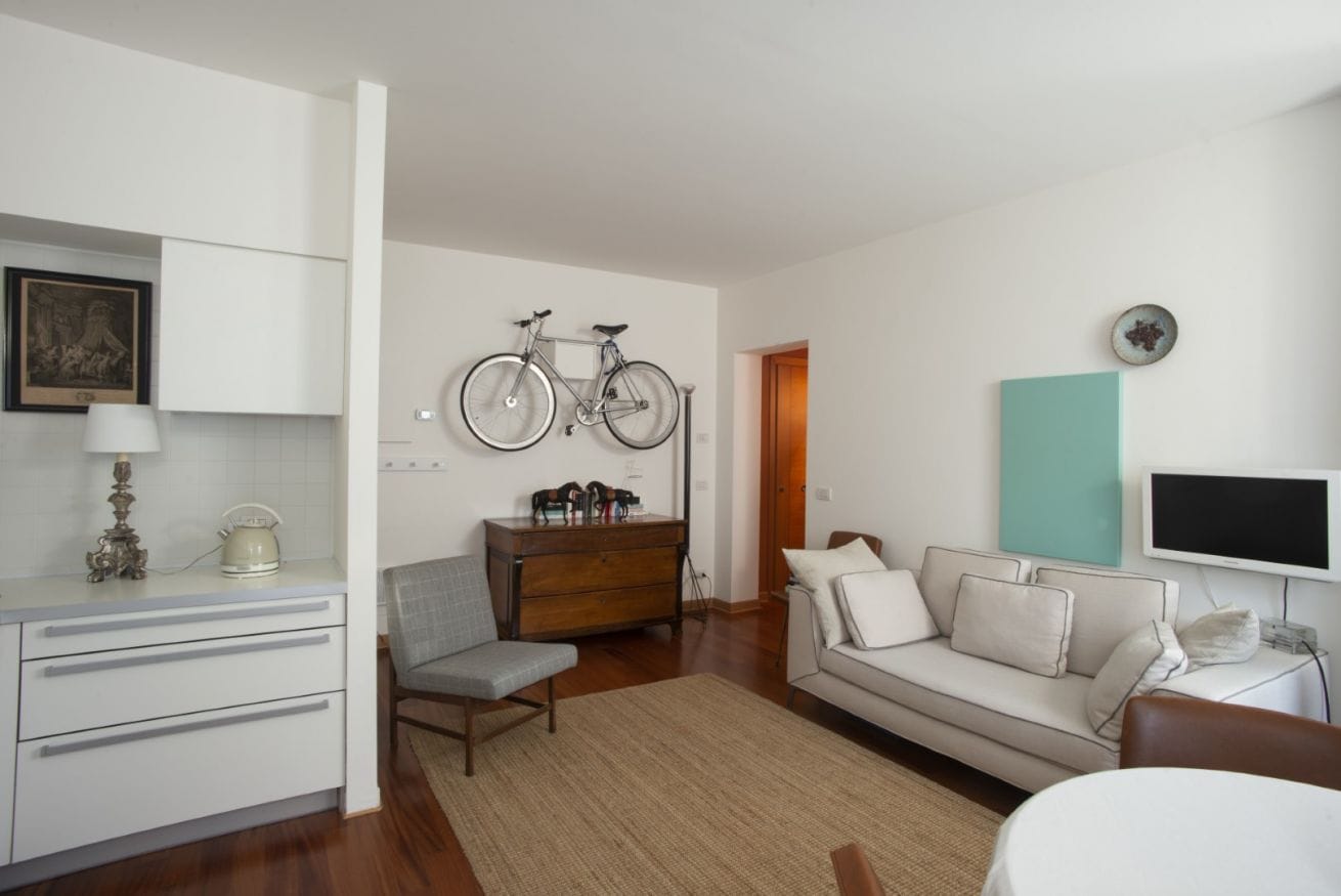 Property Image 1 - Charming Bright Apartment close to Padua Station