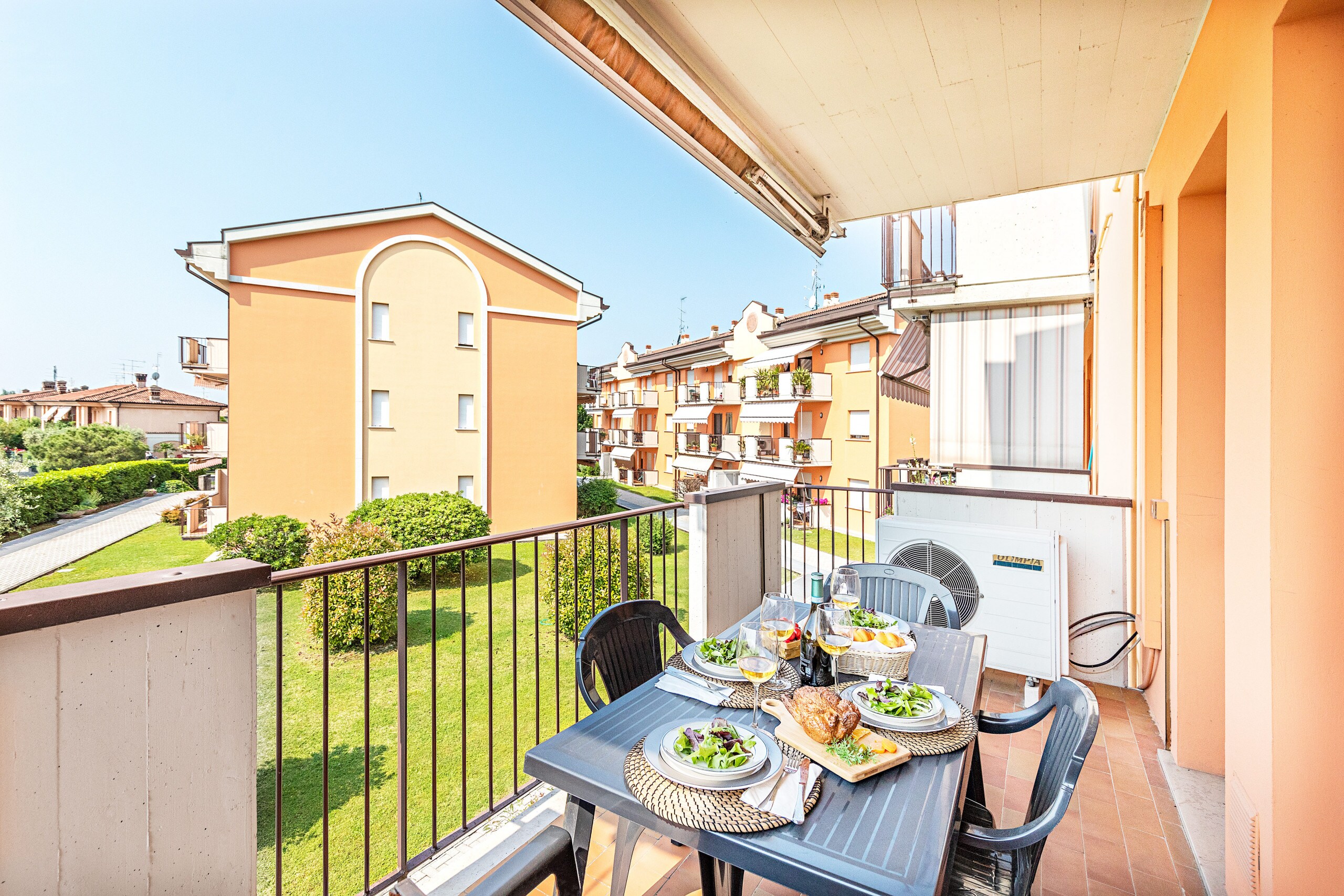Property Image 1 - Sparkling Apartment with Cute Terrace Dining