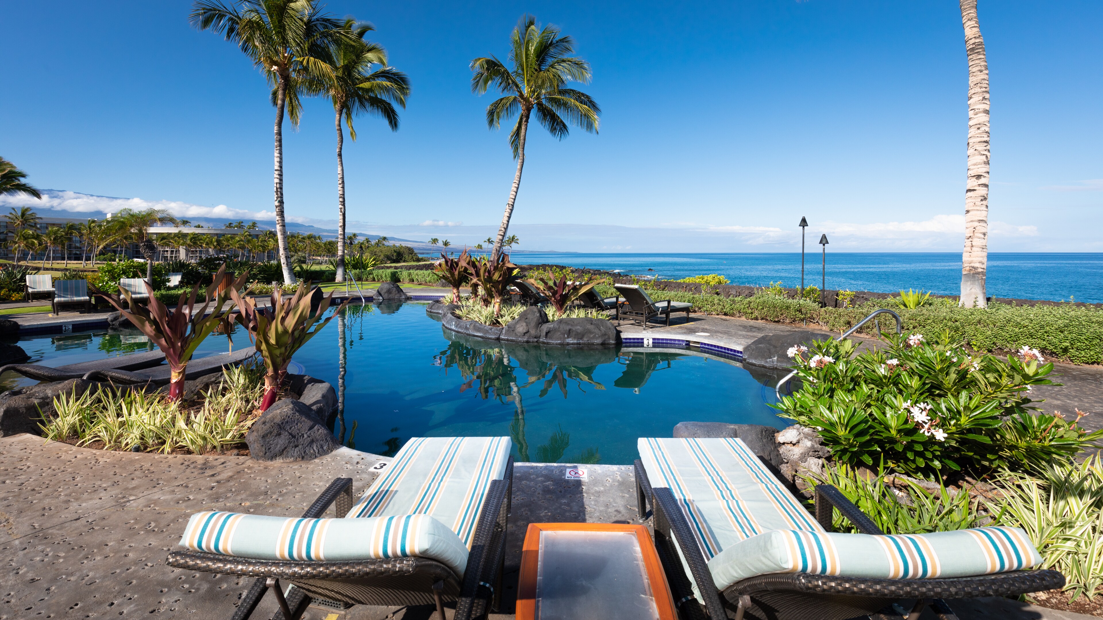 Hali'i Kai Ocean Club - one of the best pools on the island.   Direct ocean front.