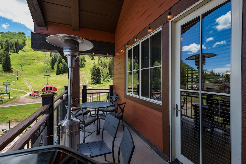 Deck with dining table and views of the pool, slopes and mountains

Note the Purgatory Lodge HOA does not allow BBQ Grills or Space heaters so both have been removed and no units in Purgatory Lodge will have BBQ grills or space heaters.