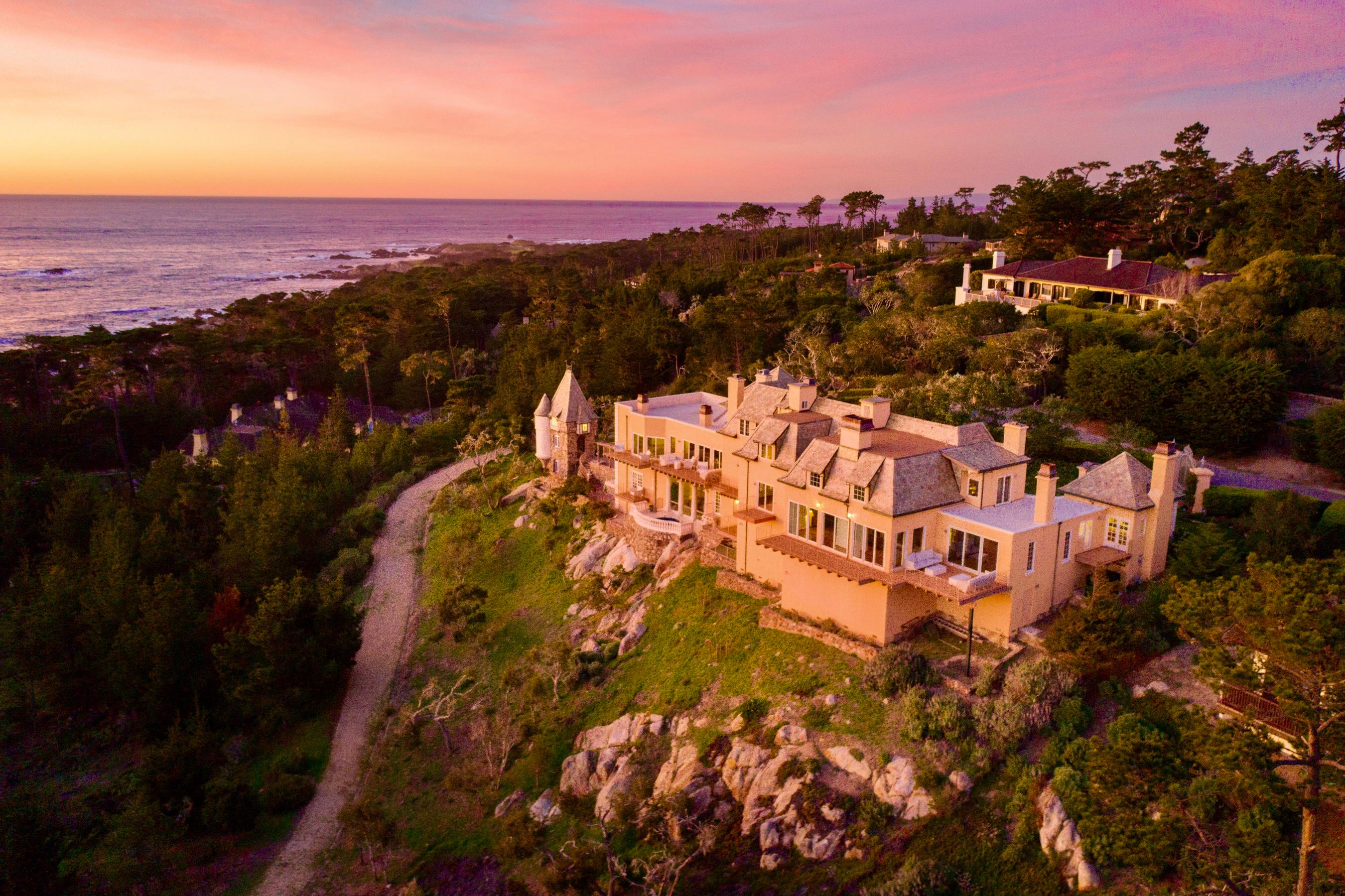 Property Image 1 - LUXE1 panoramic Pebble Estate