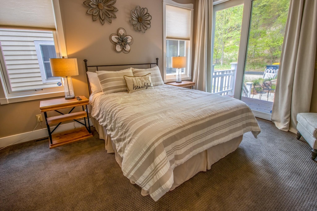 Main Level | Bedroom 1 | Queen