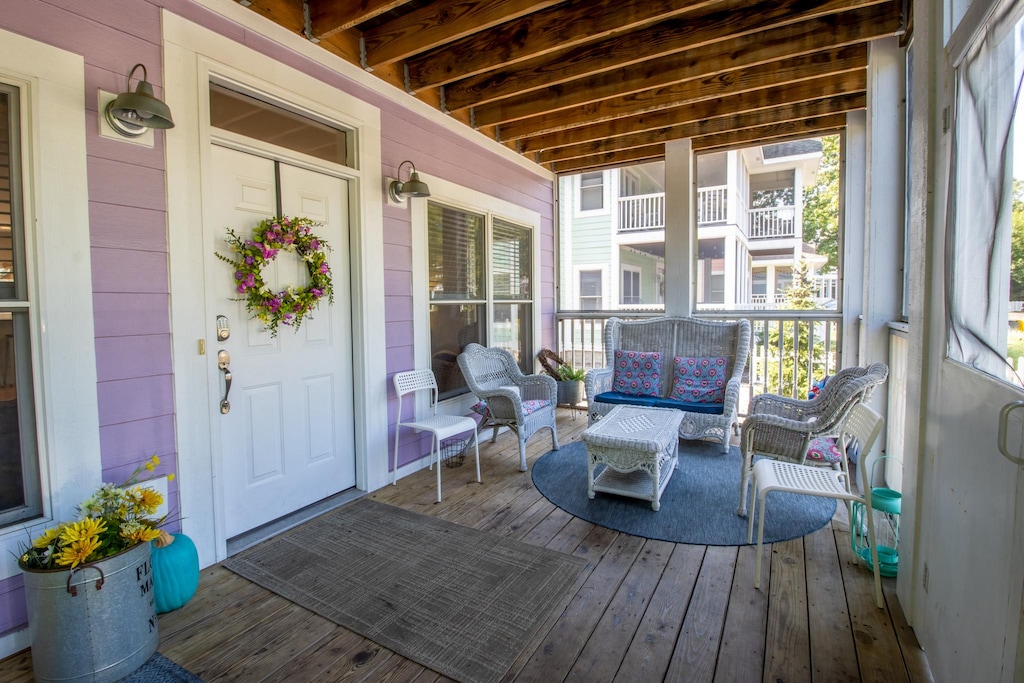 Outdoor Living | Screened Porch