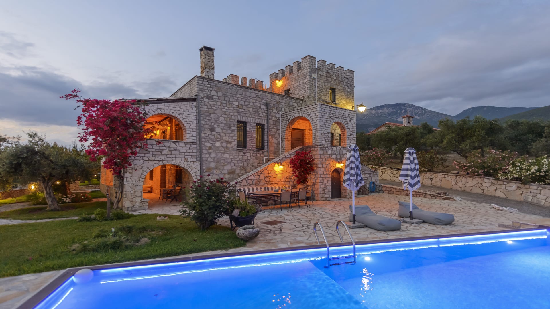 Property Image 2 - Majestic Chateau - Spectacular Seascapes & Pool