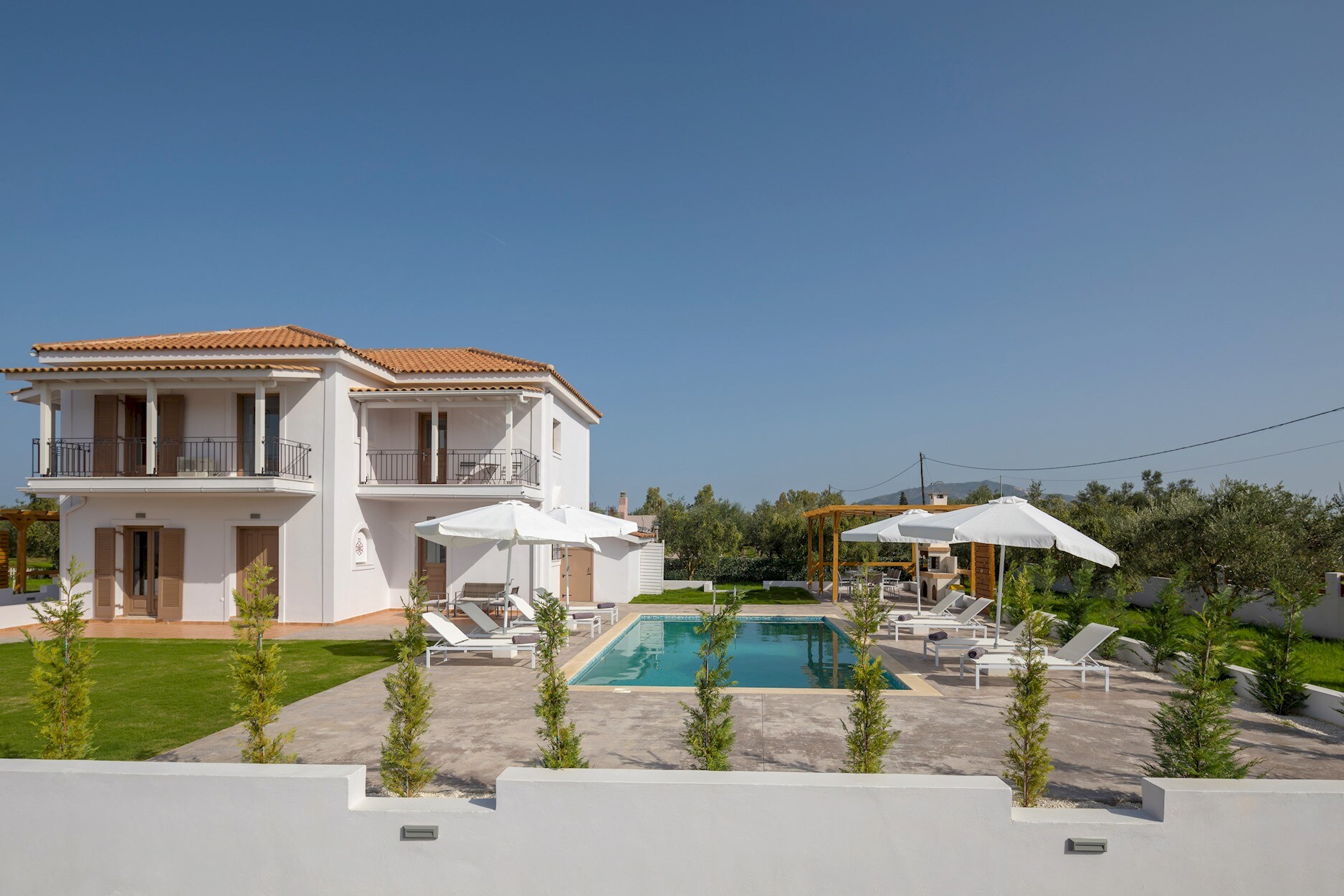 Property Image 1 - Elegant Villa with Garden, Private Pool and BBQ