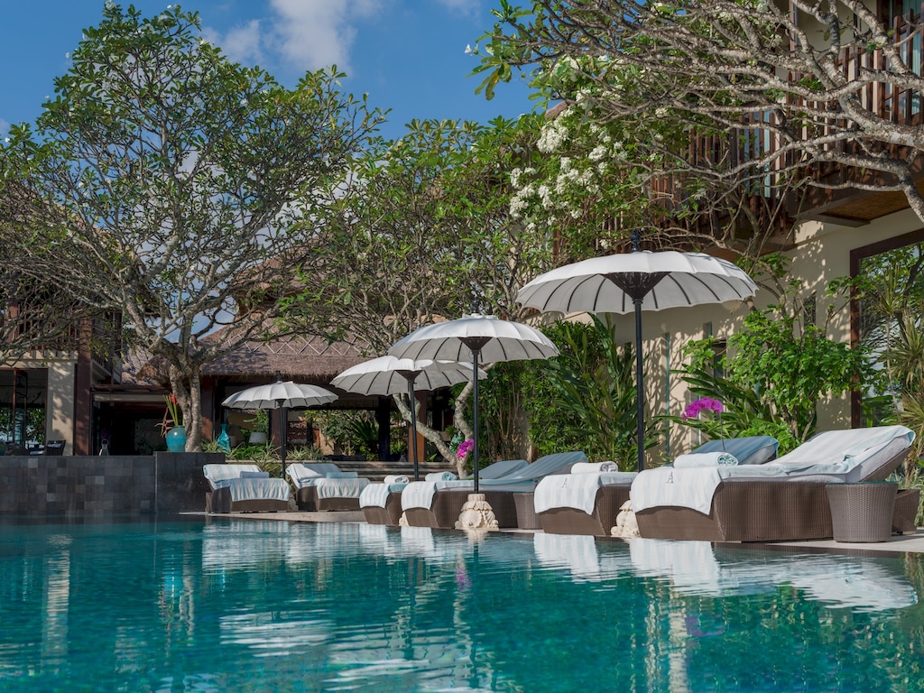 Pool: Indoor/Outdoor pool