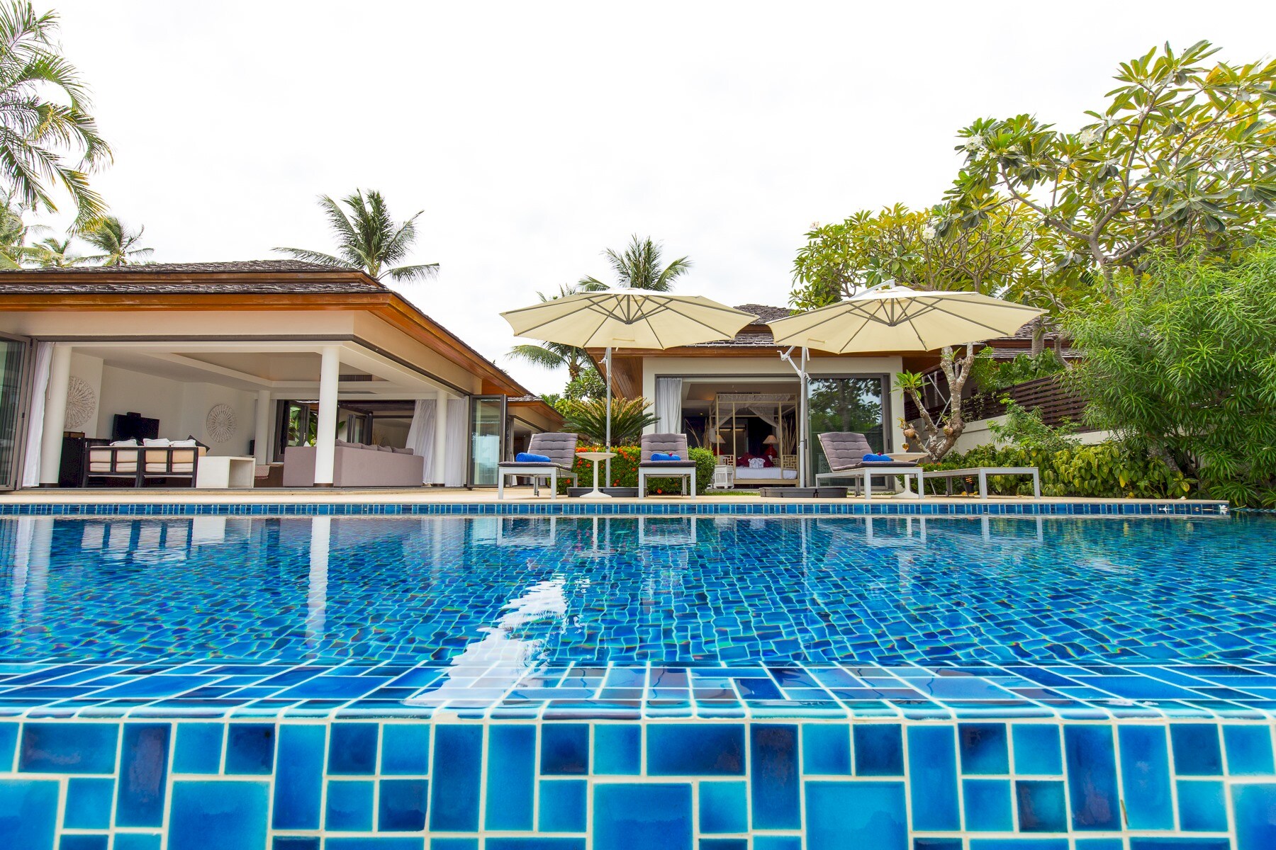 Pool: Infinity pool