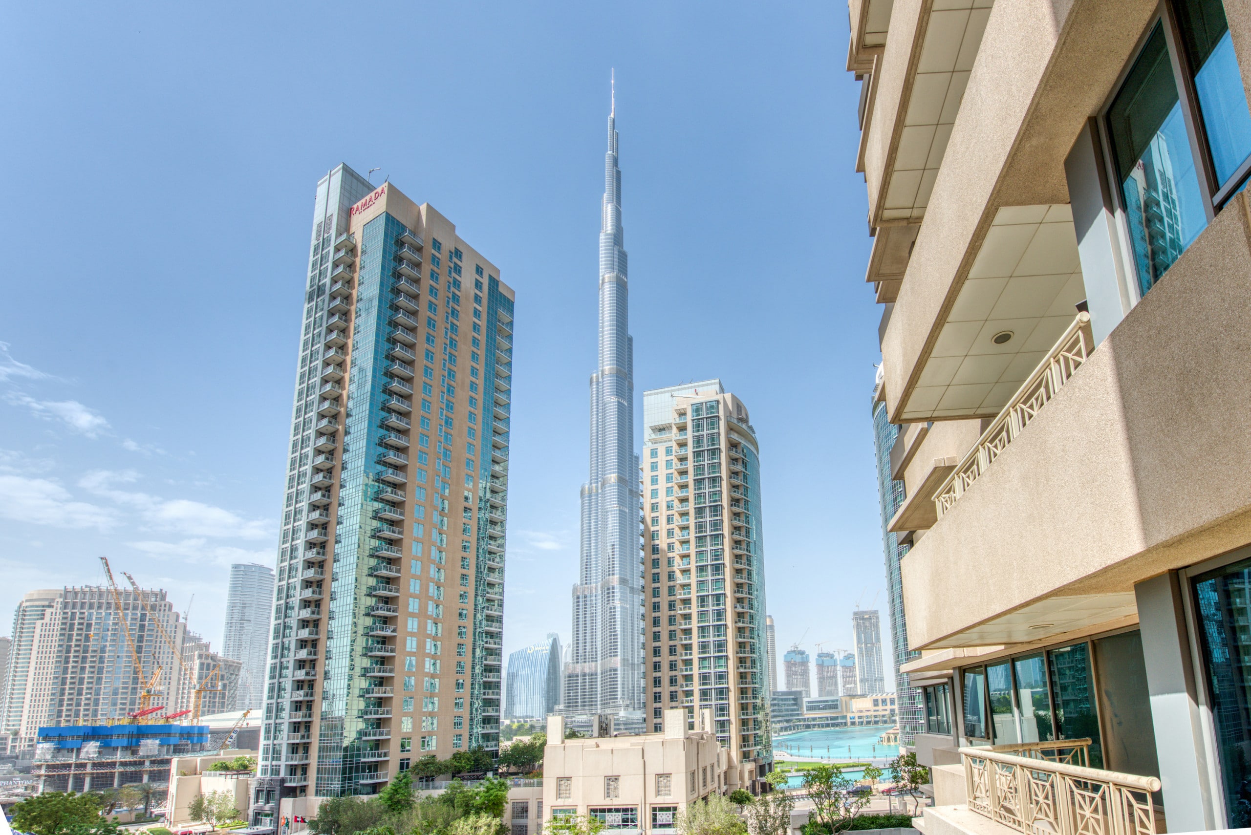 Property Image 2 - Radiant Urban Retreat with Iconic Burj Khalifa Vws