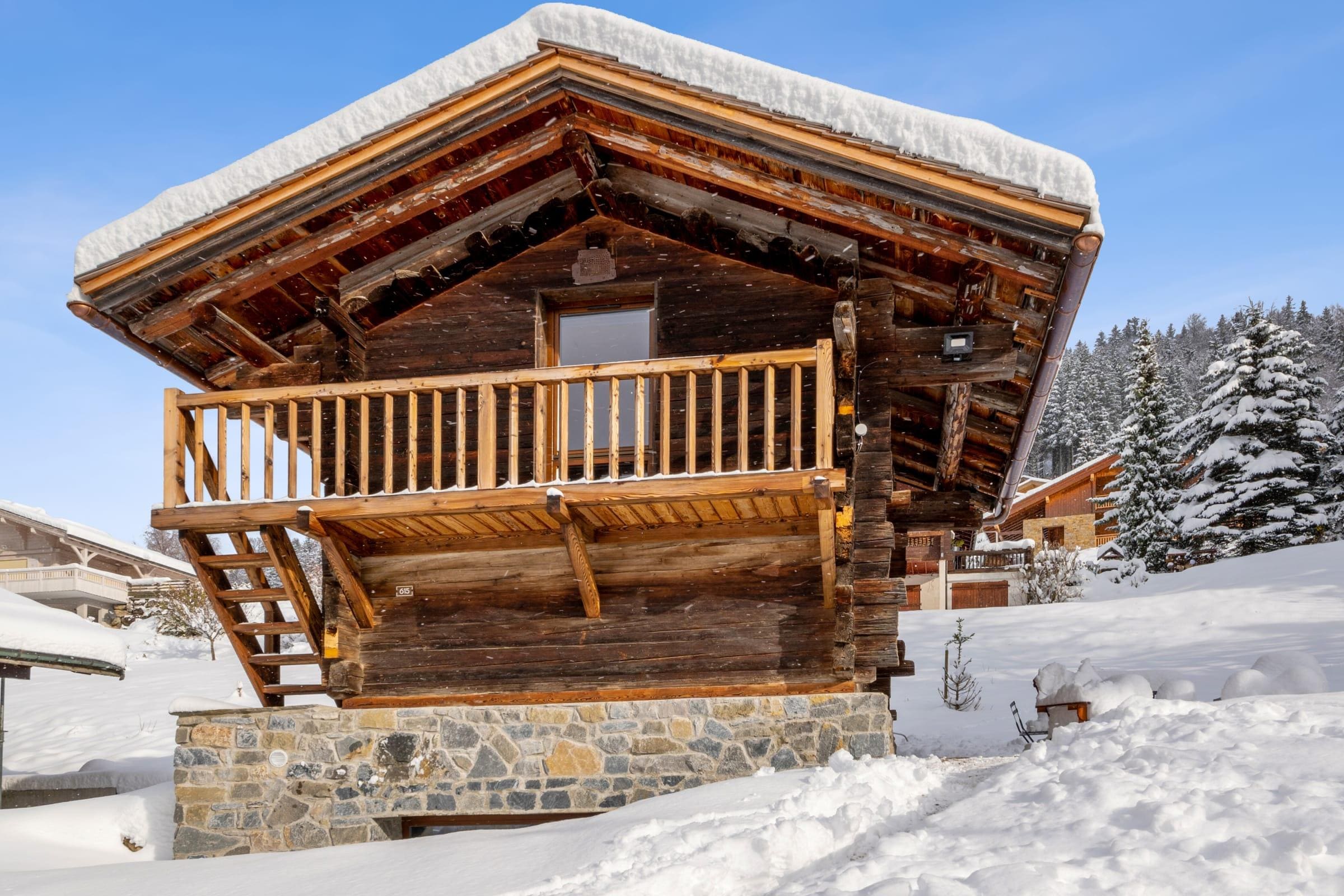 Property Image 1 - Charming mini-chalet nearby the ski slopes and La Clusaz center