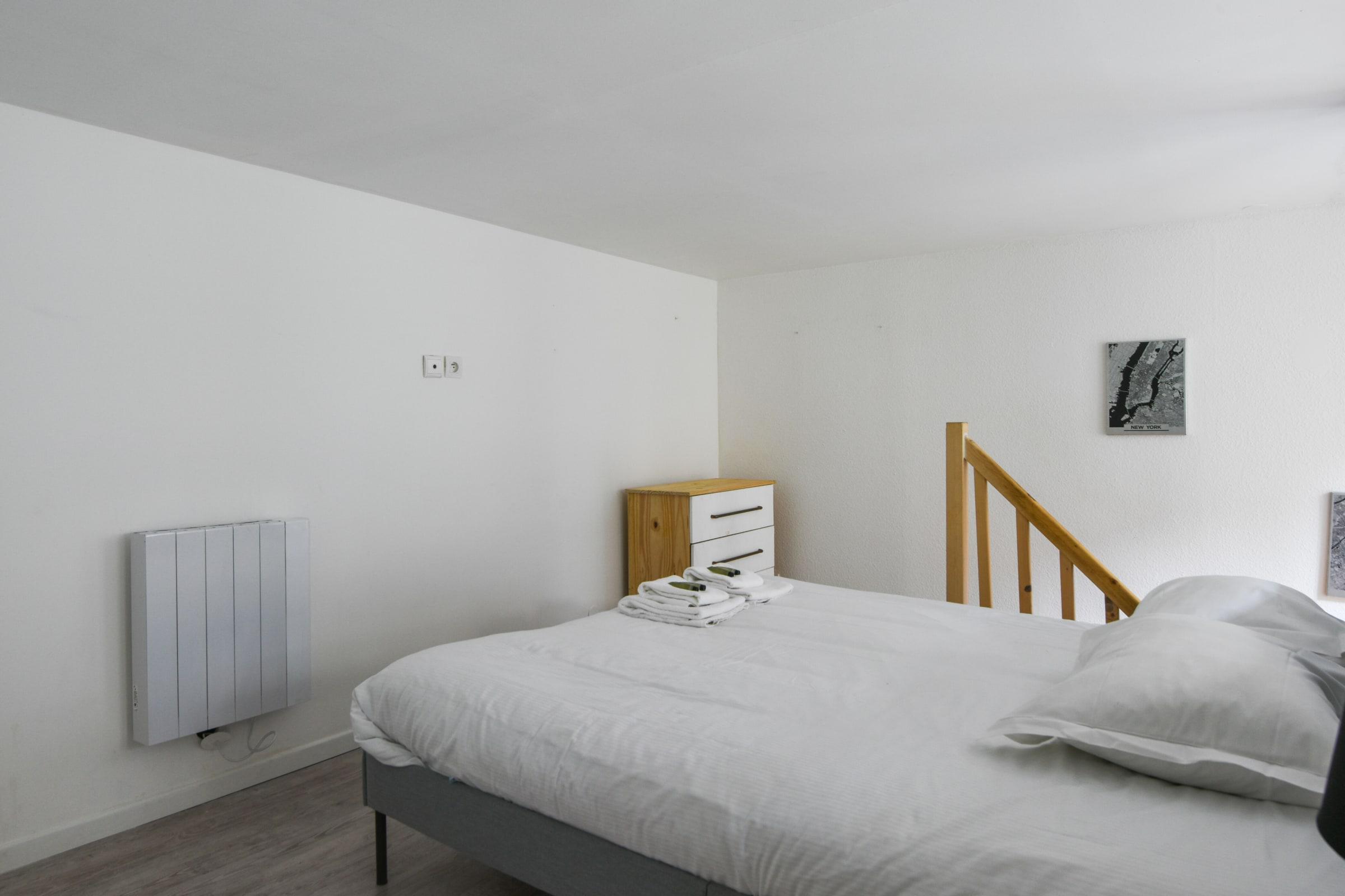 Large and calm flat near République at the heart of Lille