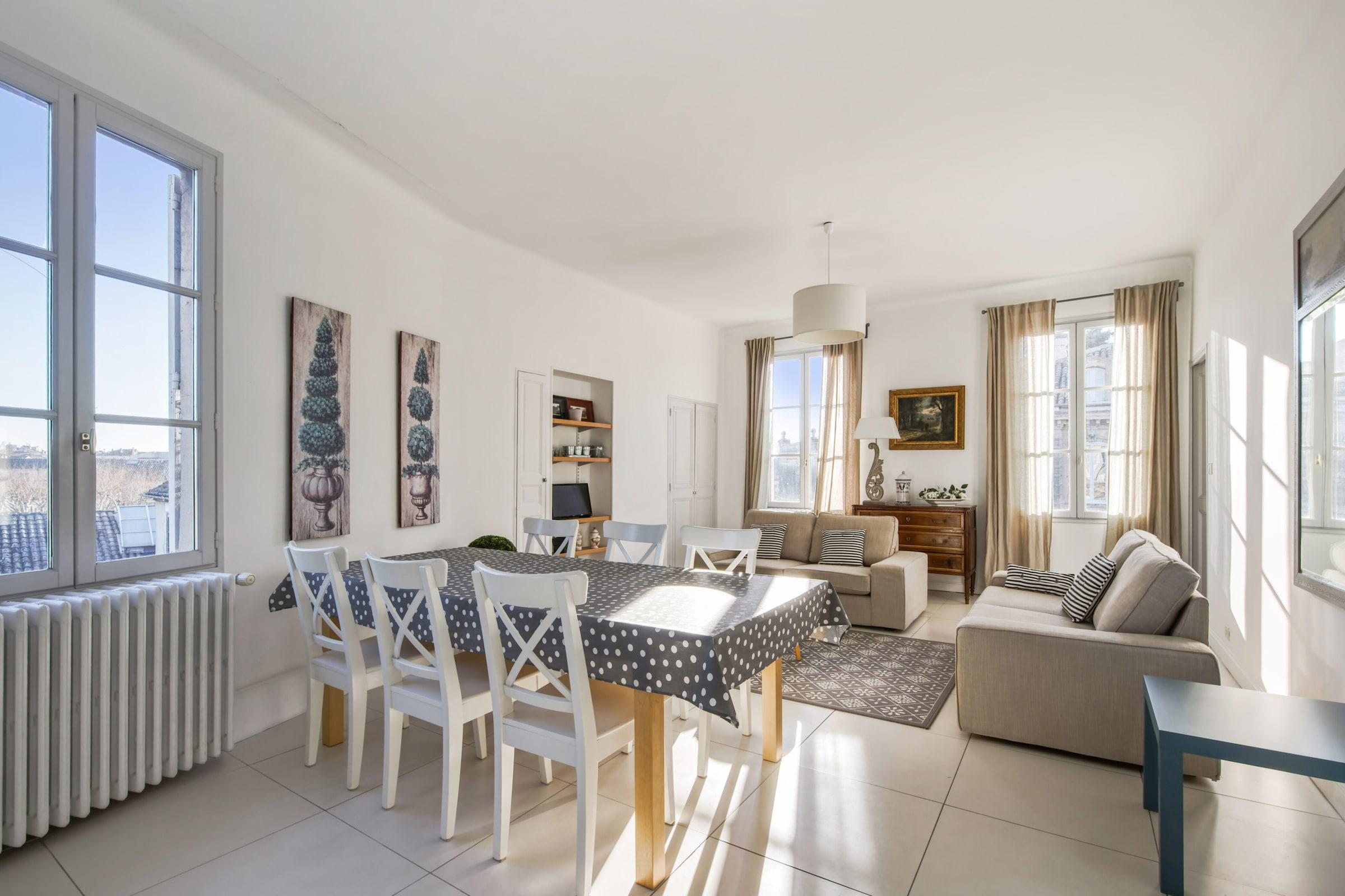 Property Image 2 - Beautiful flat in a character house in the heart of Avignon