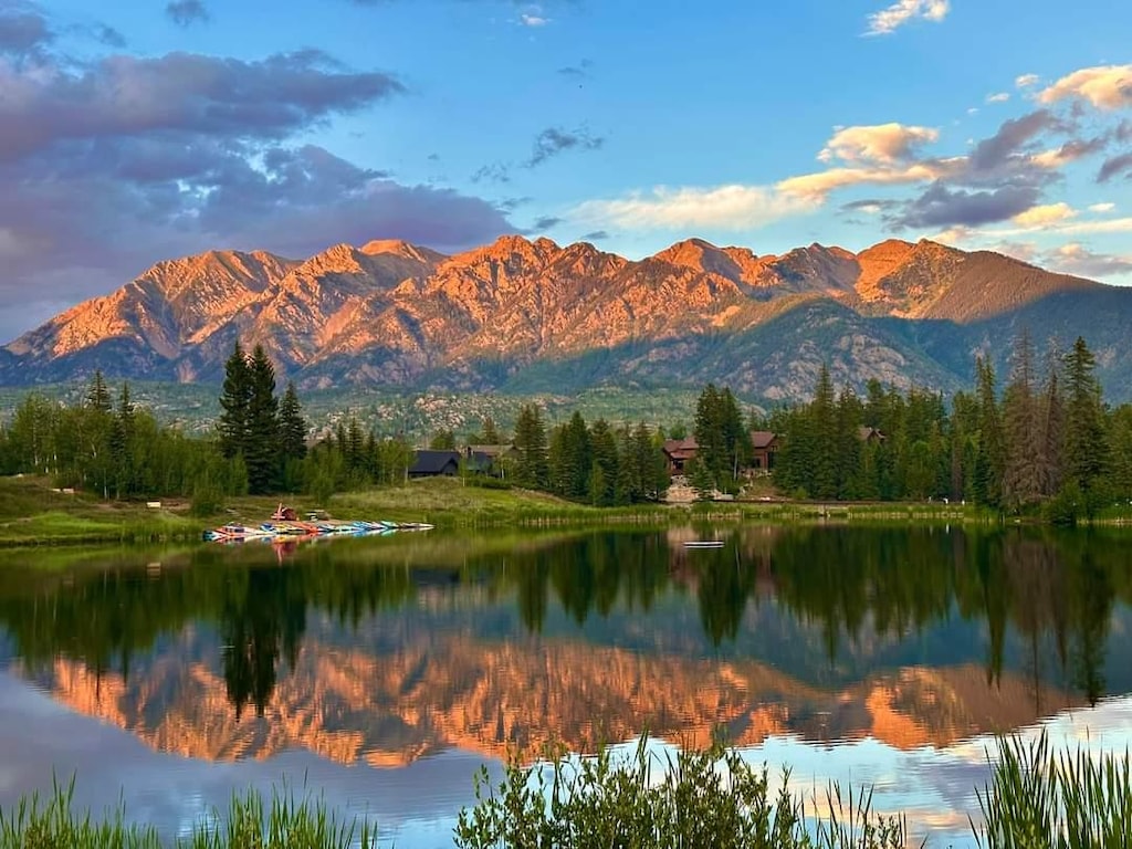 Alpenglow at Twilight Lake Across from Purgatory