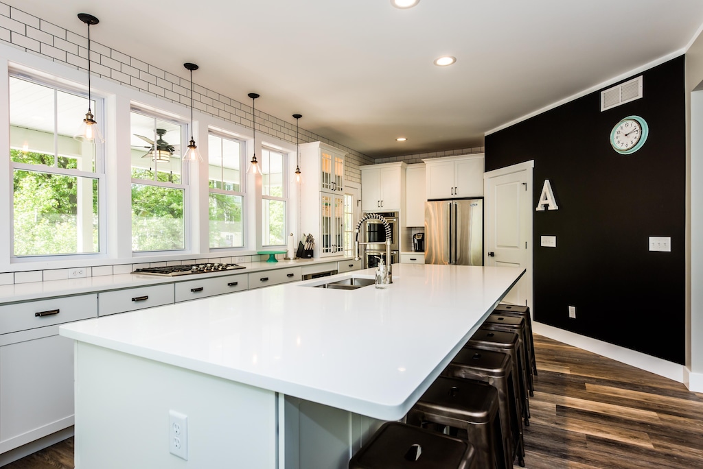 Seating for 6 along the extra large island.