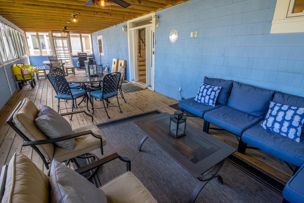 Main Level | Screened In Porch