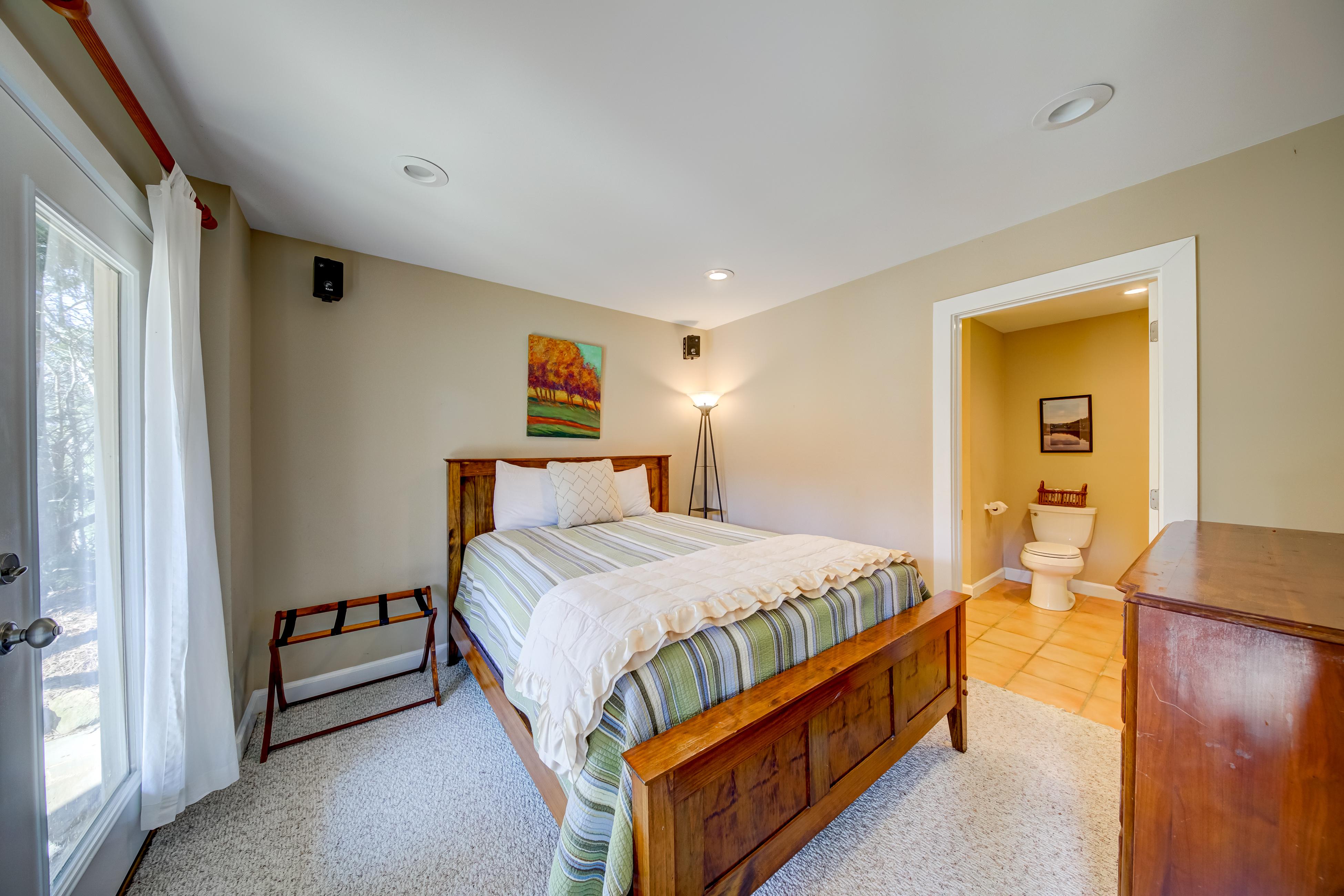 Lakeside Retreat on Lake Rabun Lakeside Retreat on Lake Rabun