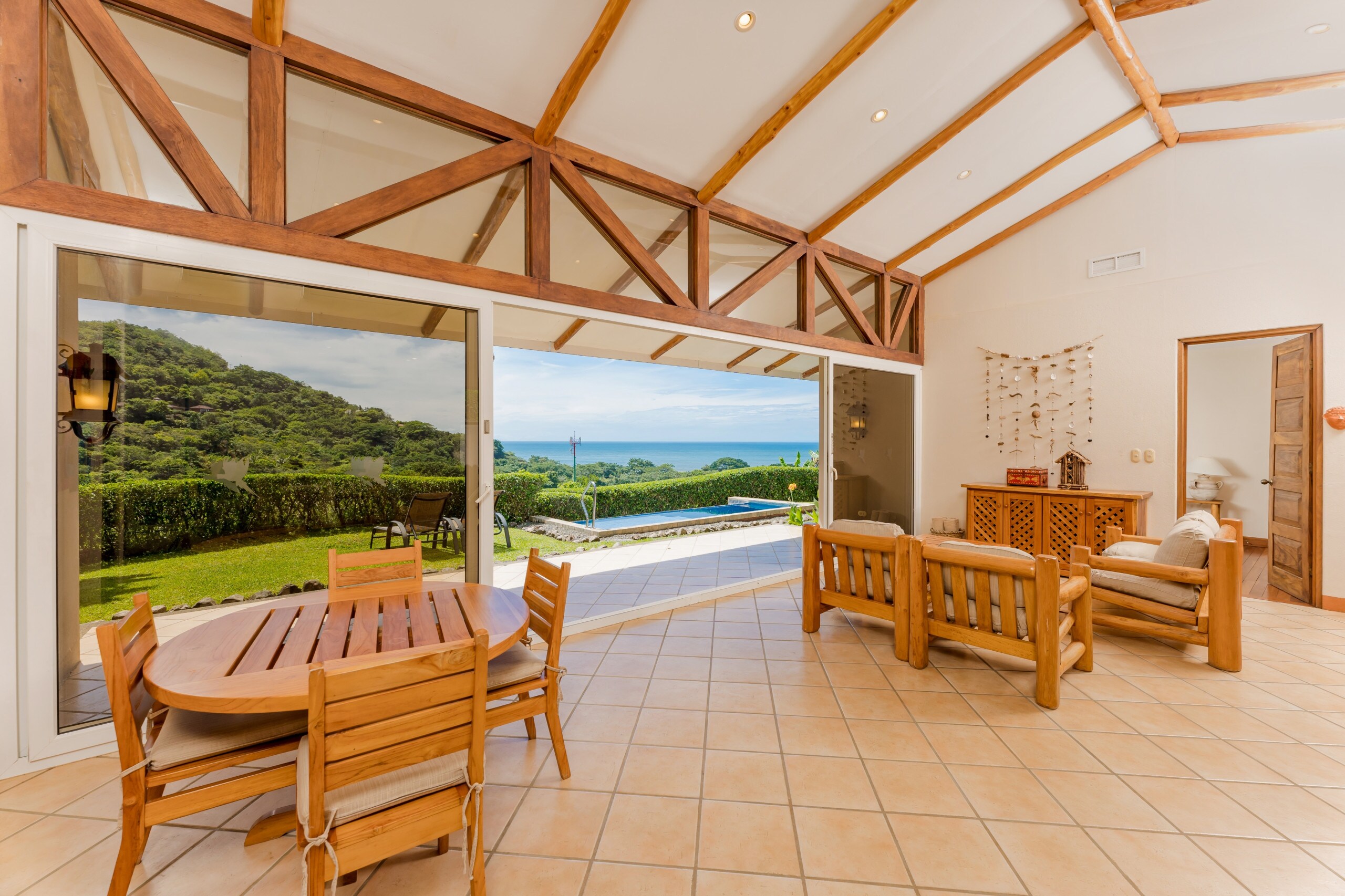 Carao, charming, private, and rustic-style 3 bedroom villa in the middle of nature