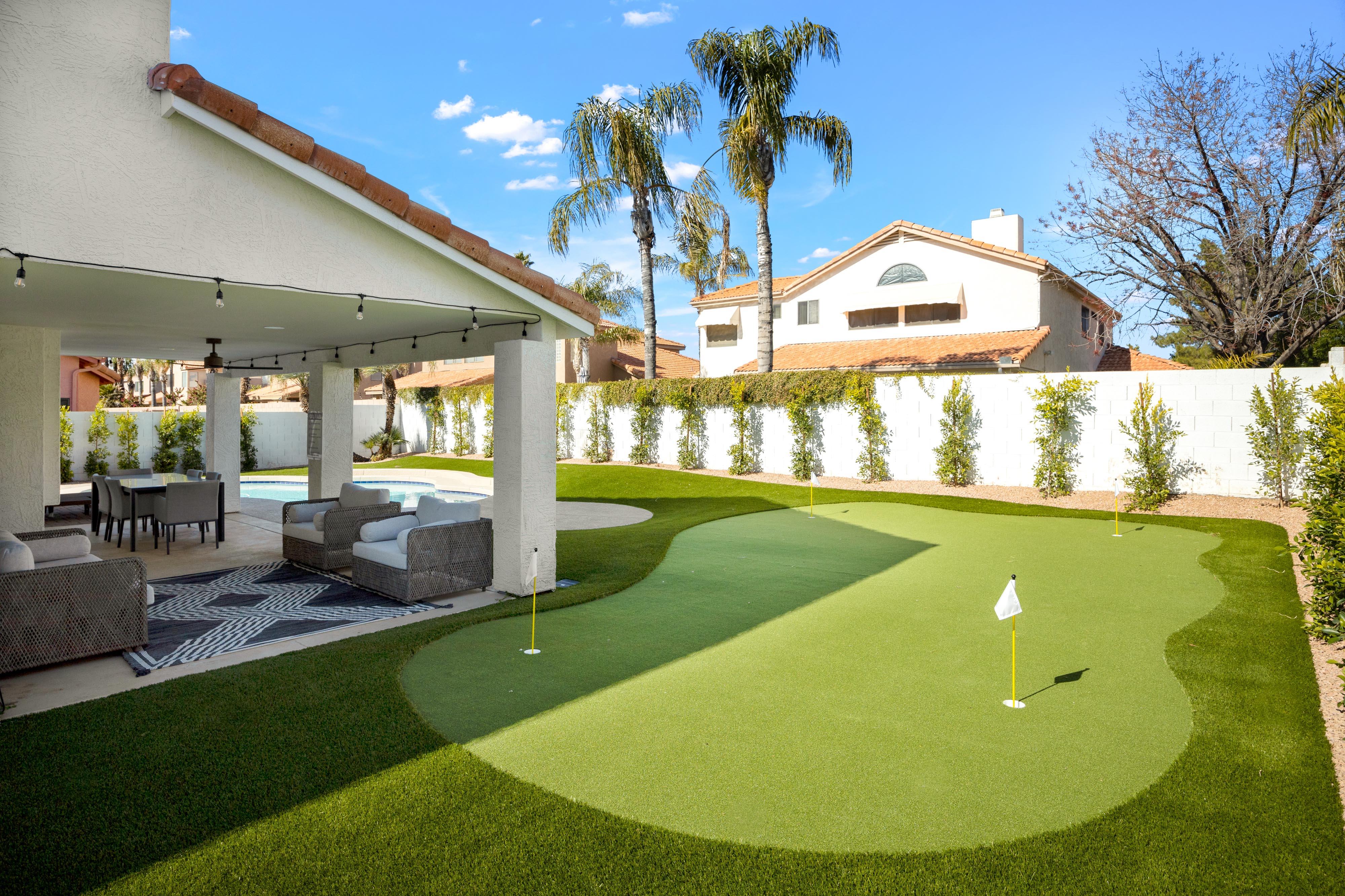 Putting Green & Outdoor Seating Putting Green & Outdoor Seating