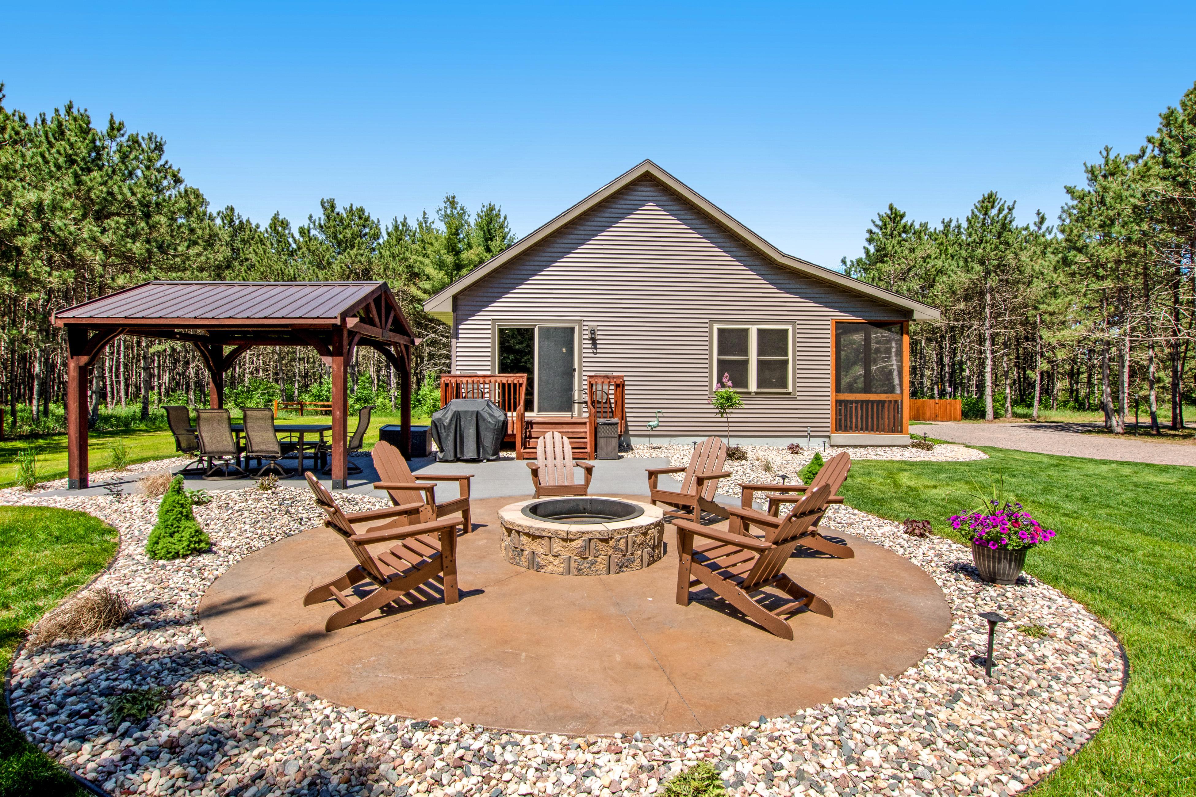 Property Image 2 - Red Pine Getaway