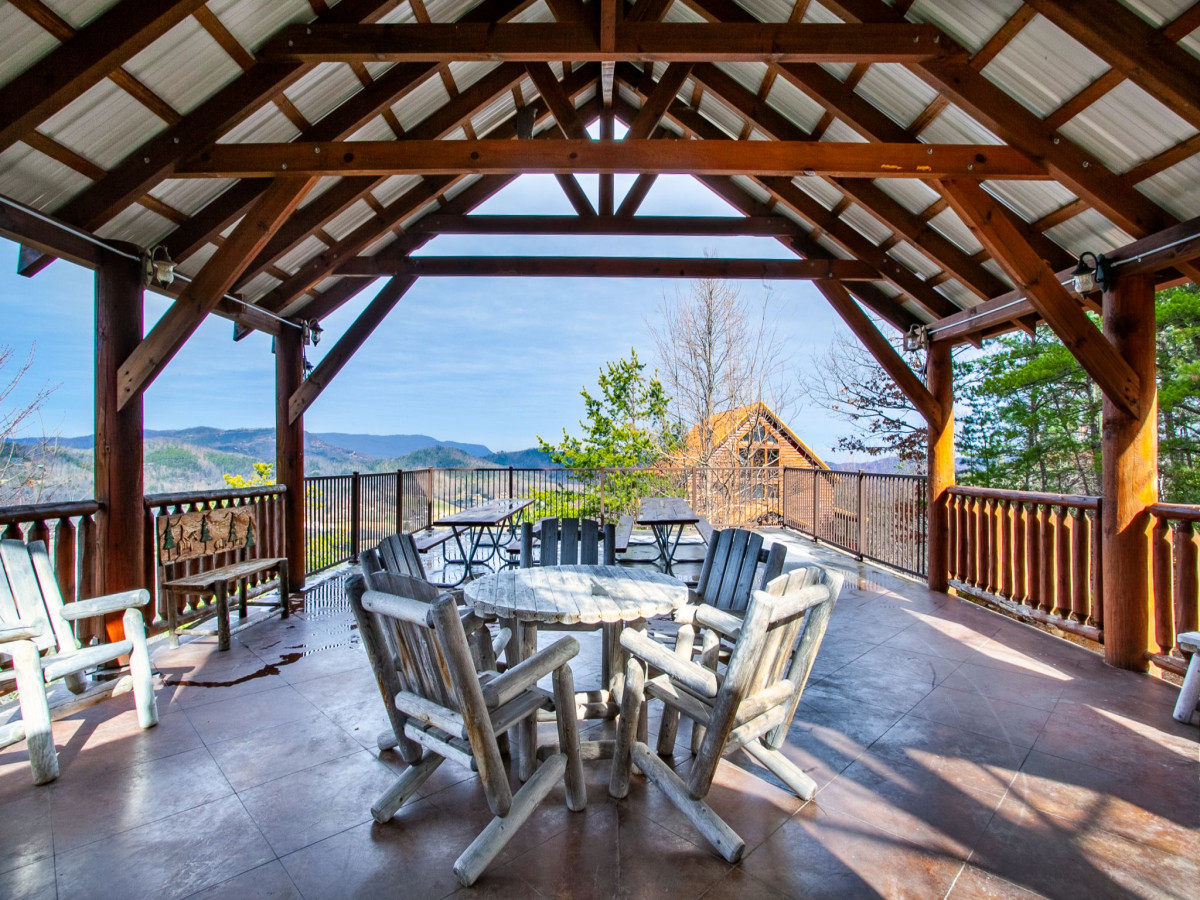 Copper Top - Stunning views, Hot Tub, and Pool