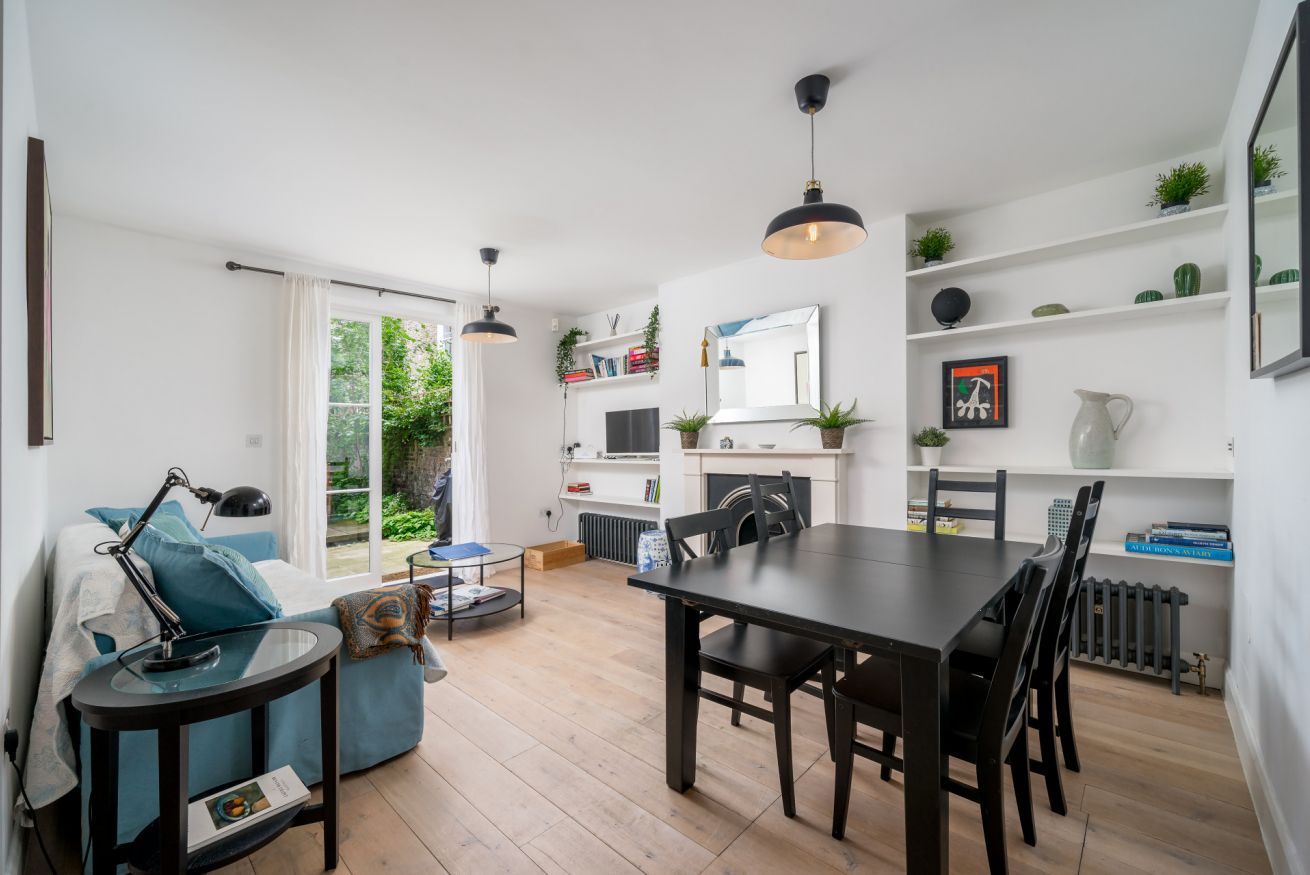Property Image 1 - Stylish 2-bed flat w/ private garden in Notting Hill, West London