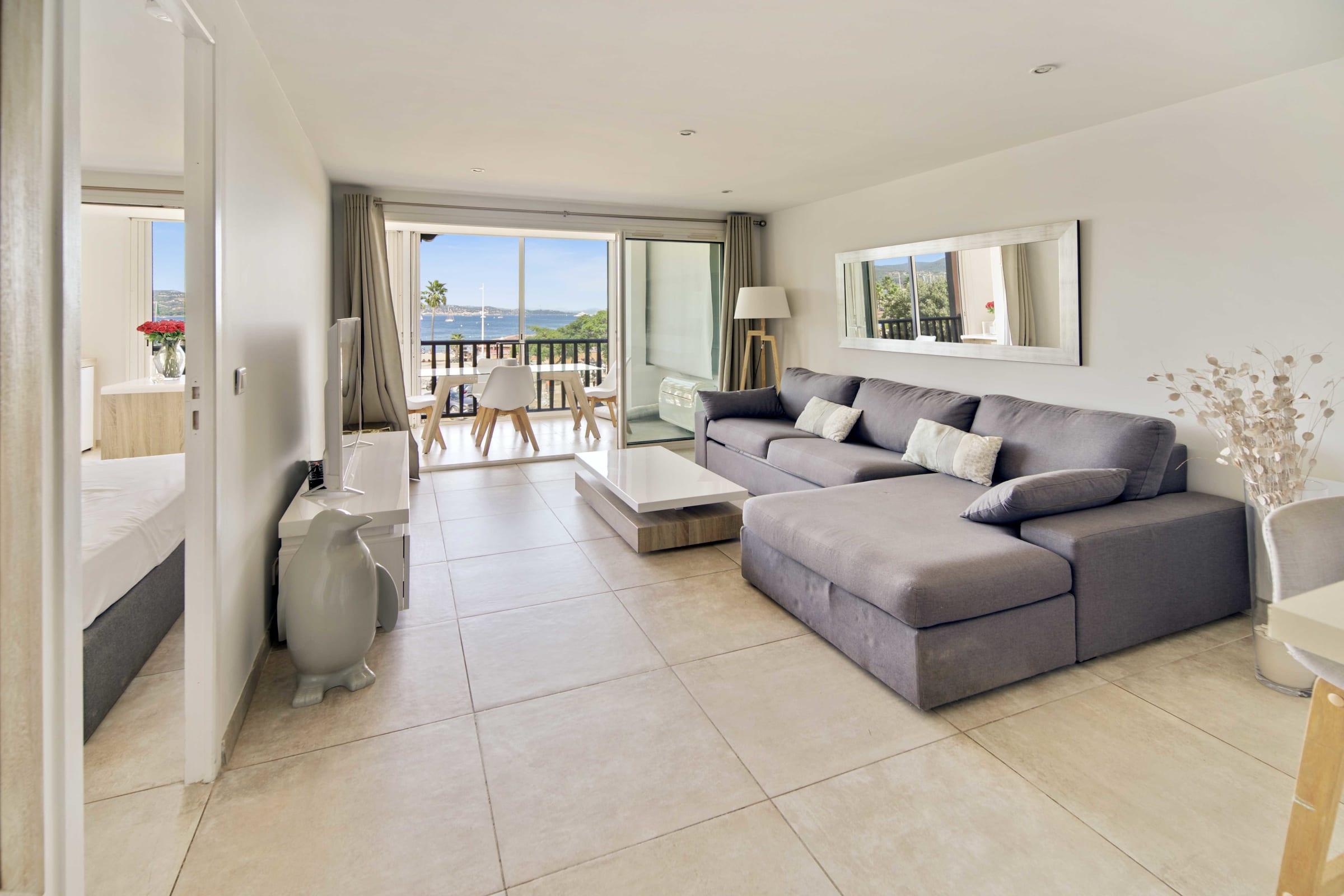 Property Image 1 - Beautiful Flat with Sea View