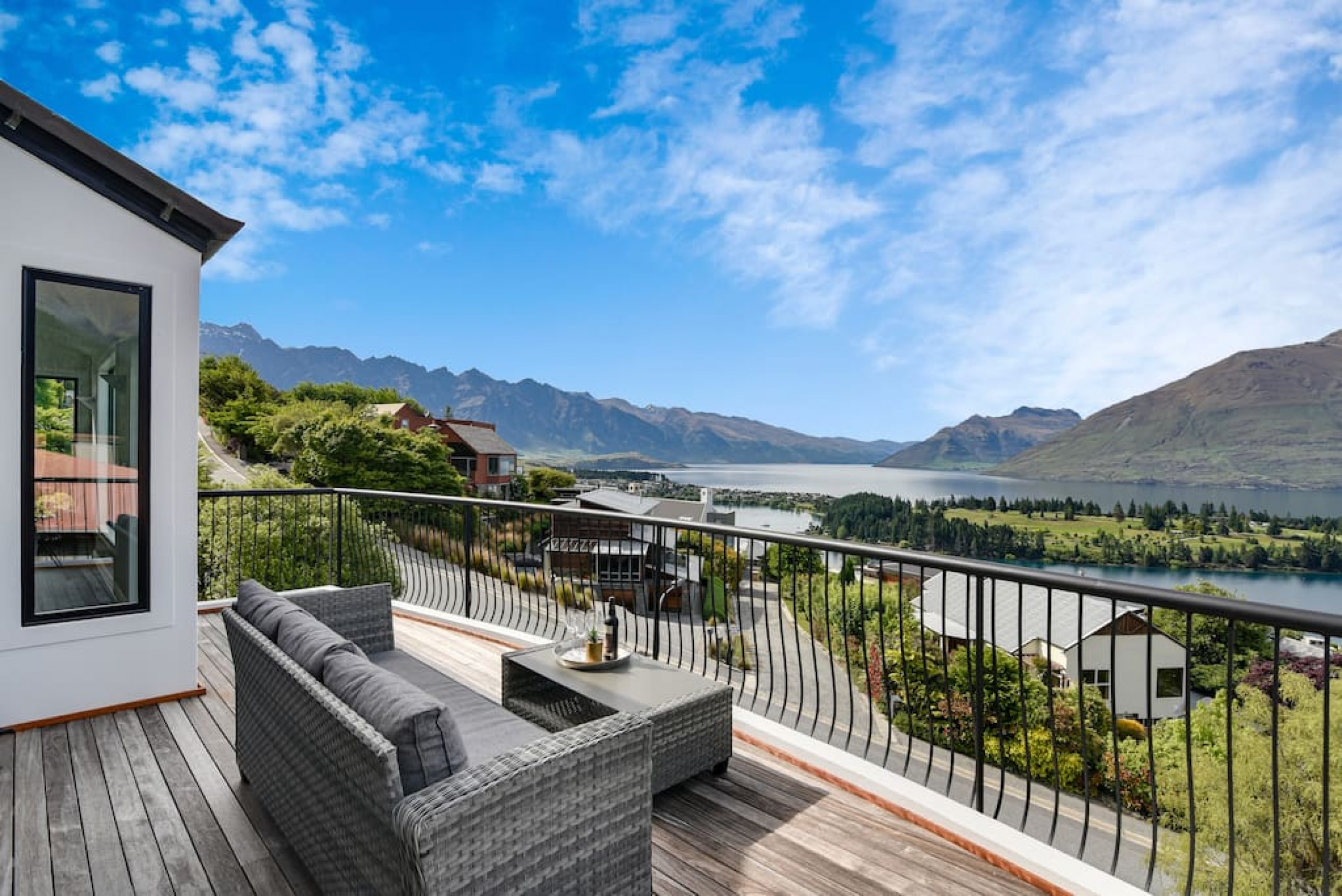 Property Image 1 - Scenic Pristine Holiday Home Amidst Mountains and Lake
