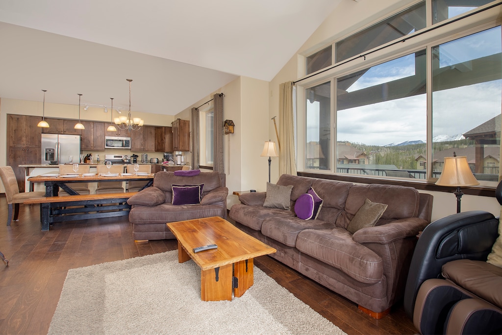 SWP Trailhead Lodge 131 living room