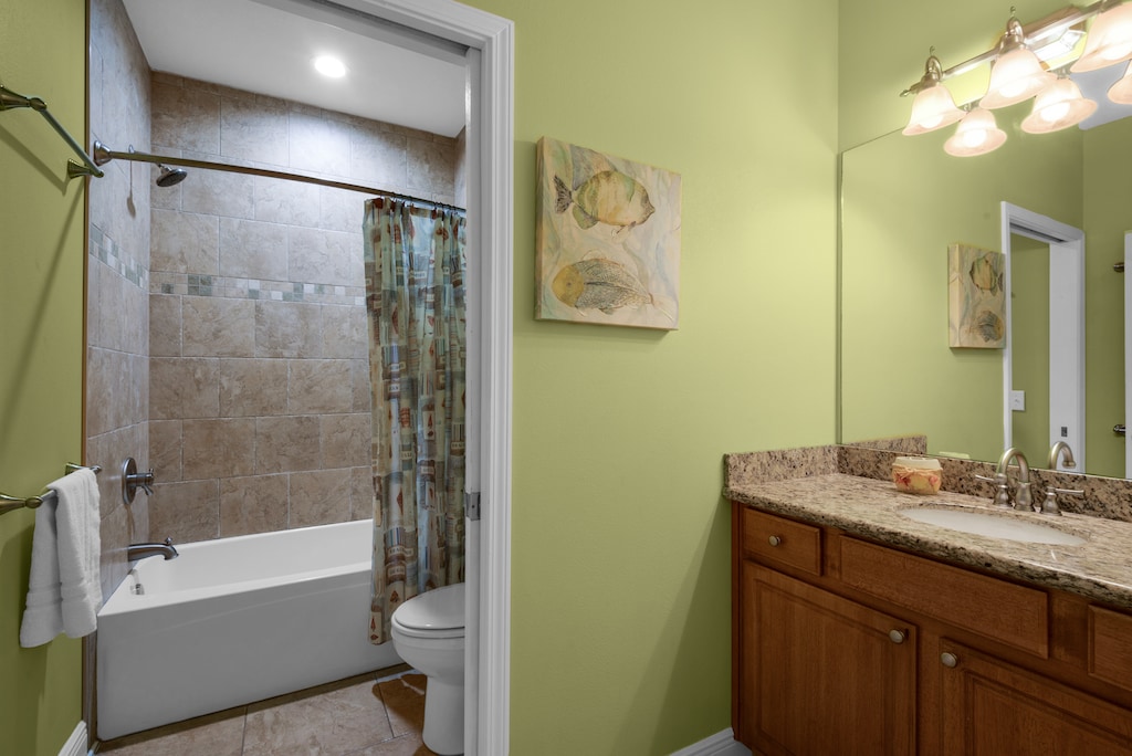 Combination shower/tub in bathroom