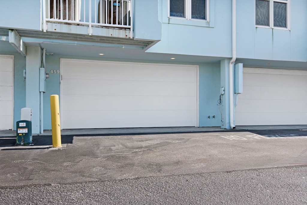 White Sands 459 parking